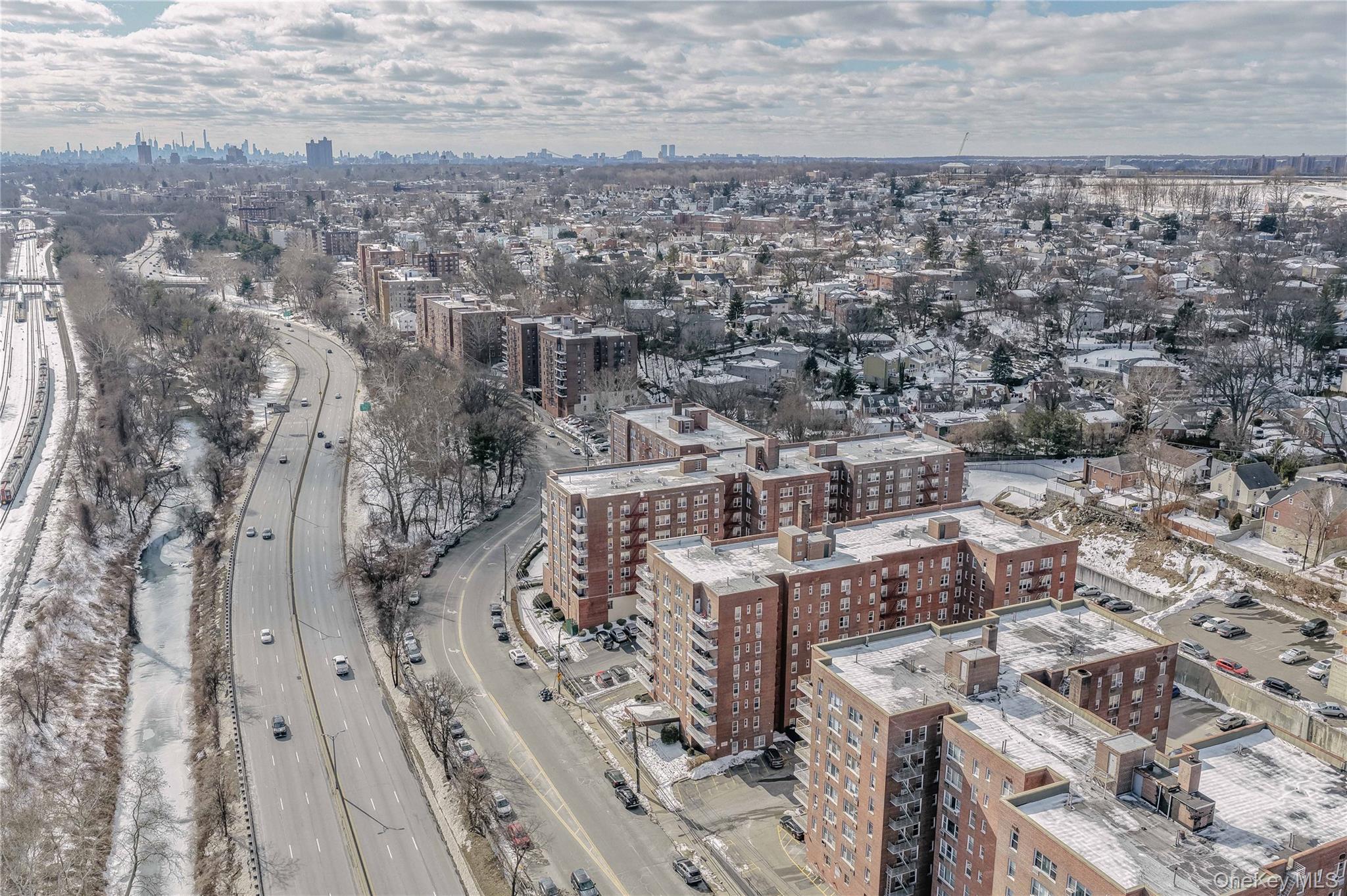 345 Bronx River Road Unit: 4D