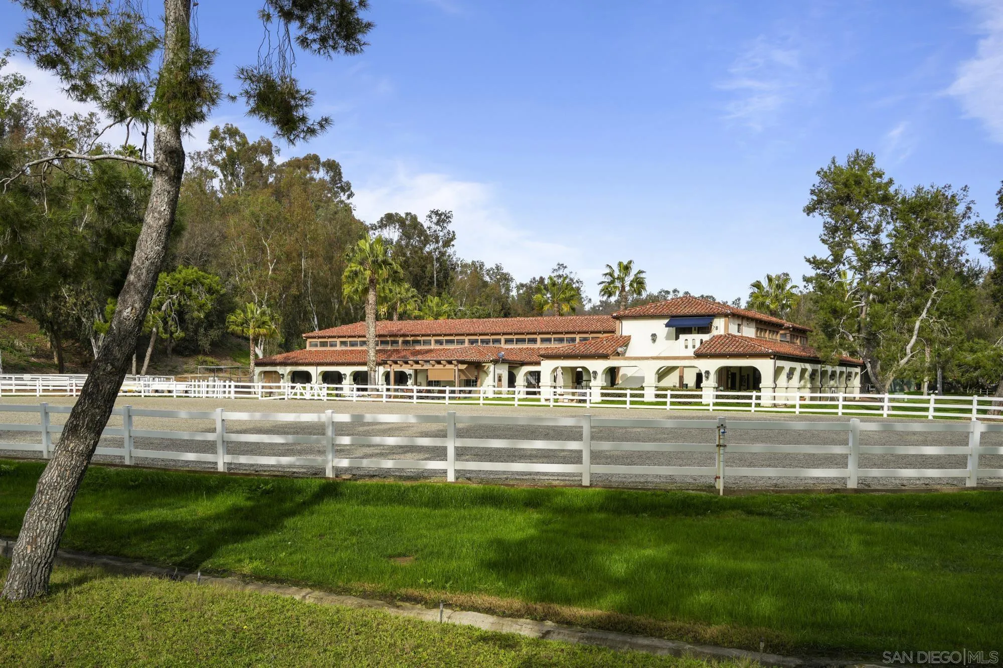 6355 Calle Del Campanario
