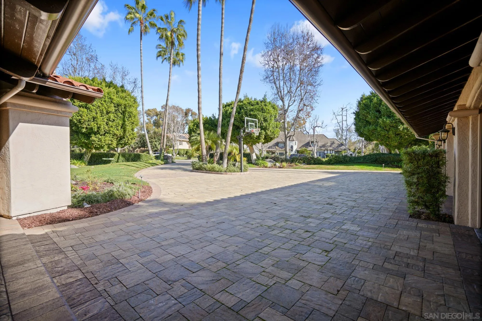 6355 Calle Del Campanario