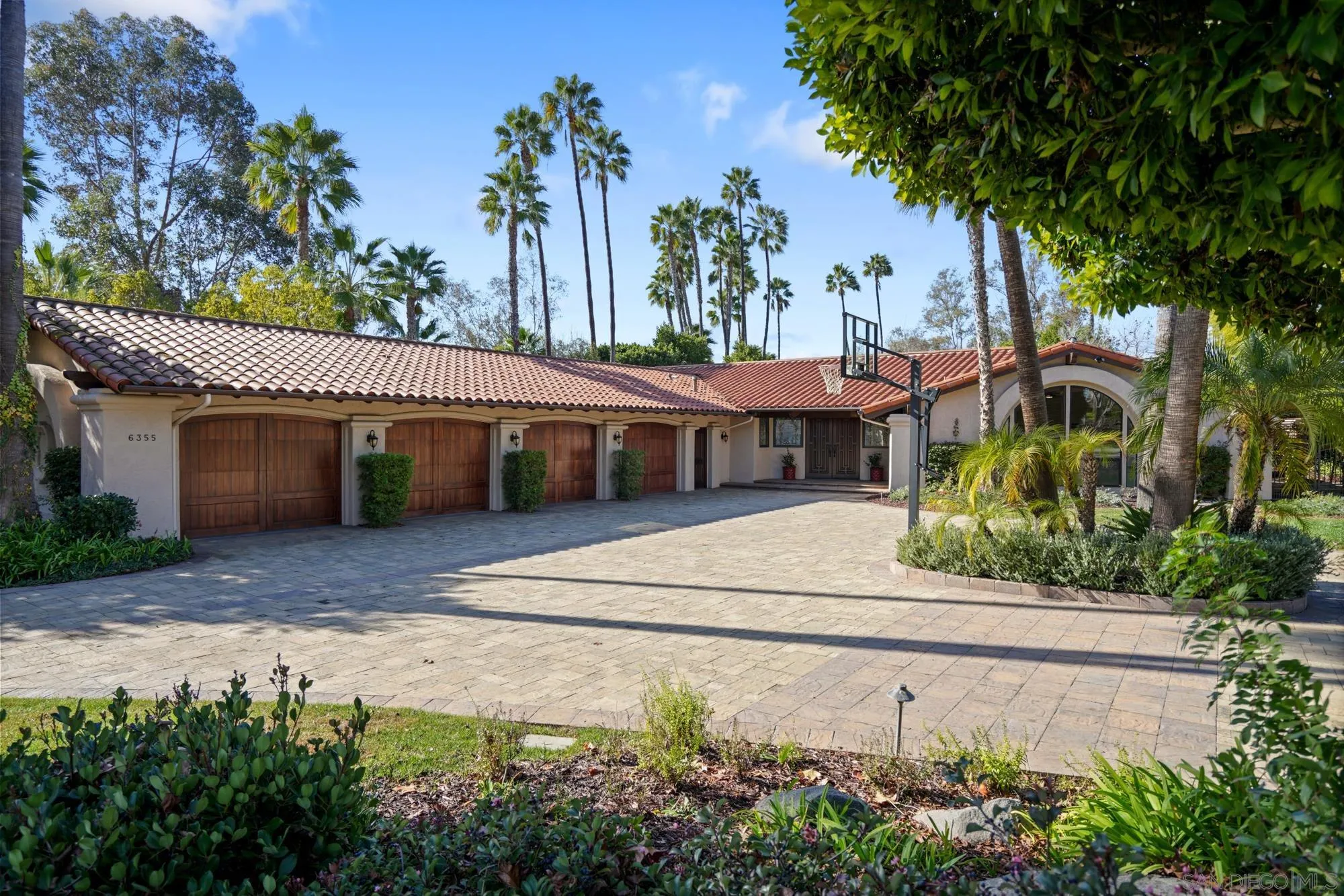 6355 Calle Del Campanario