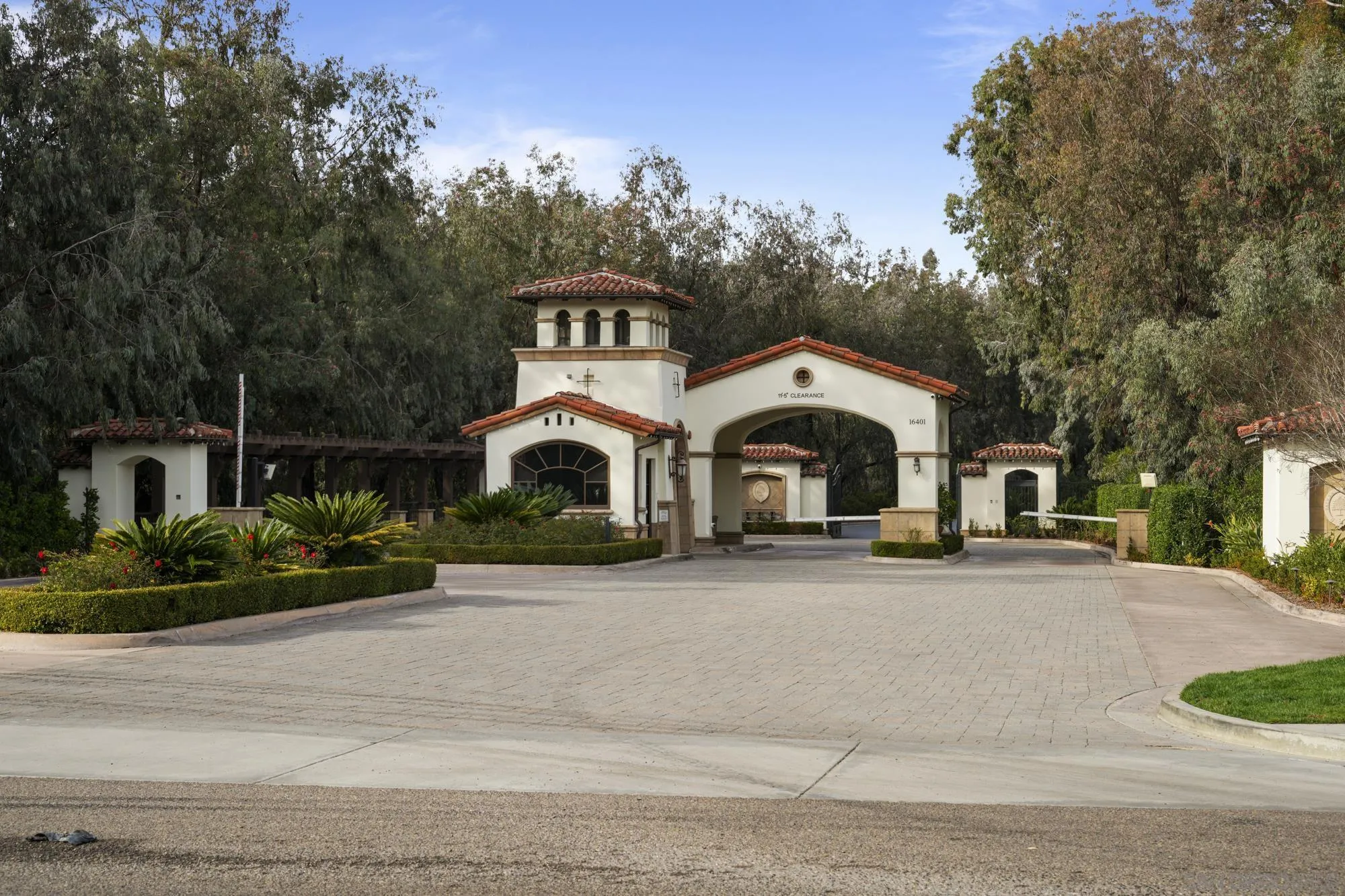 6355 Calle Del Campanario