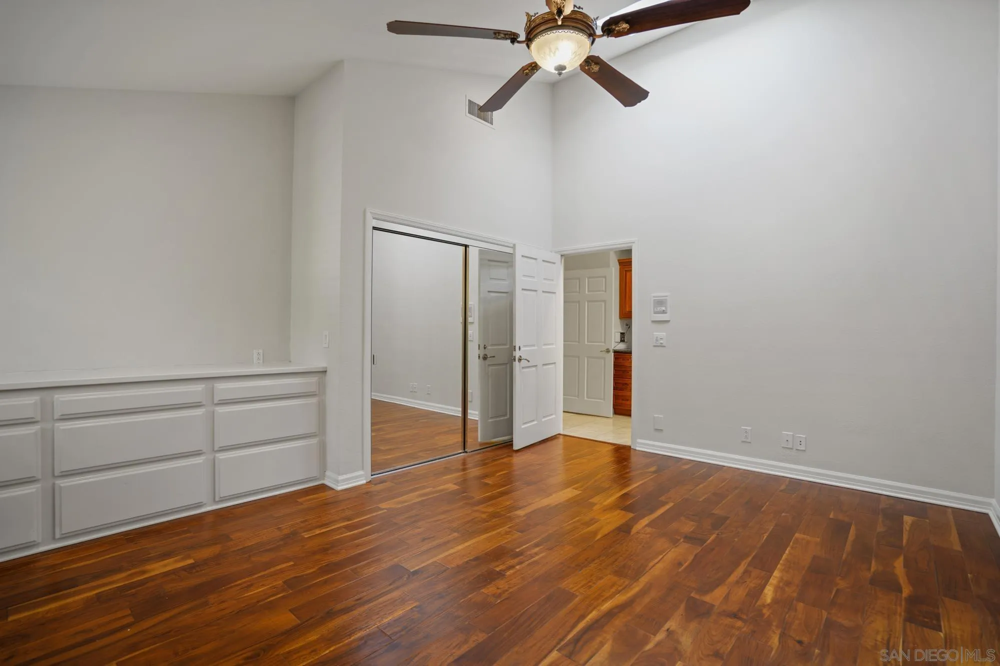 6355 Calle Del Campanario
