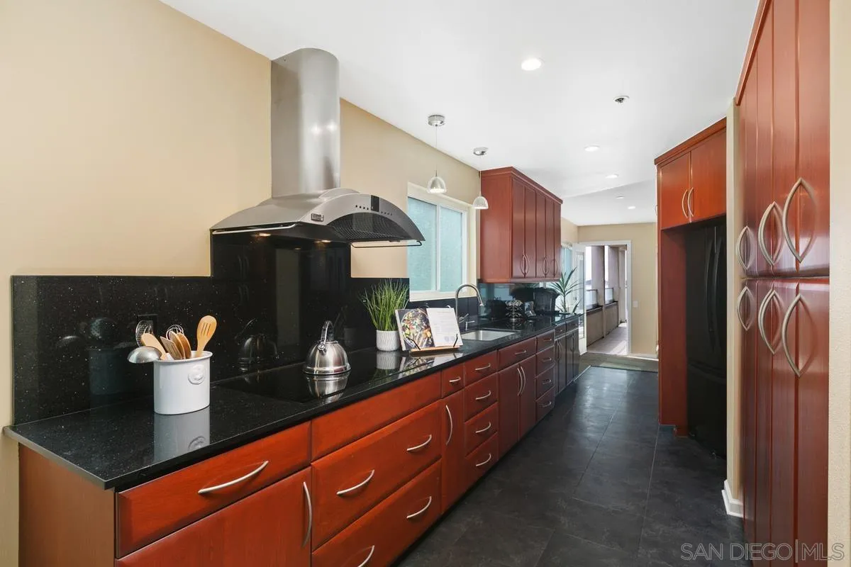 3868 Riviera Dr # 3B