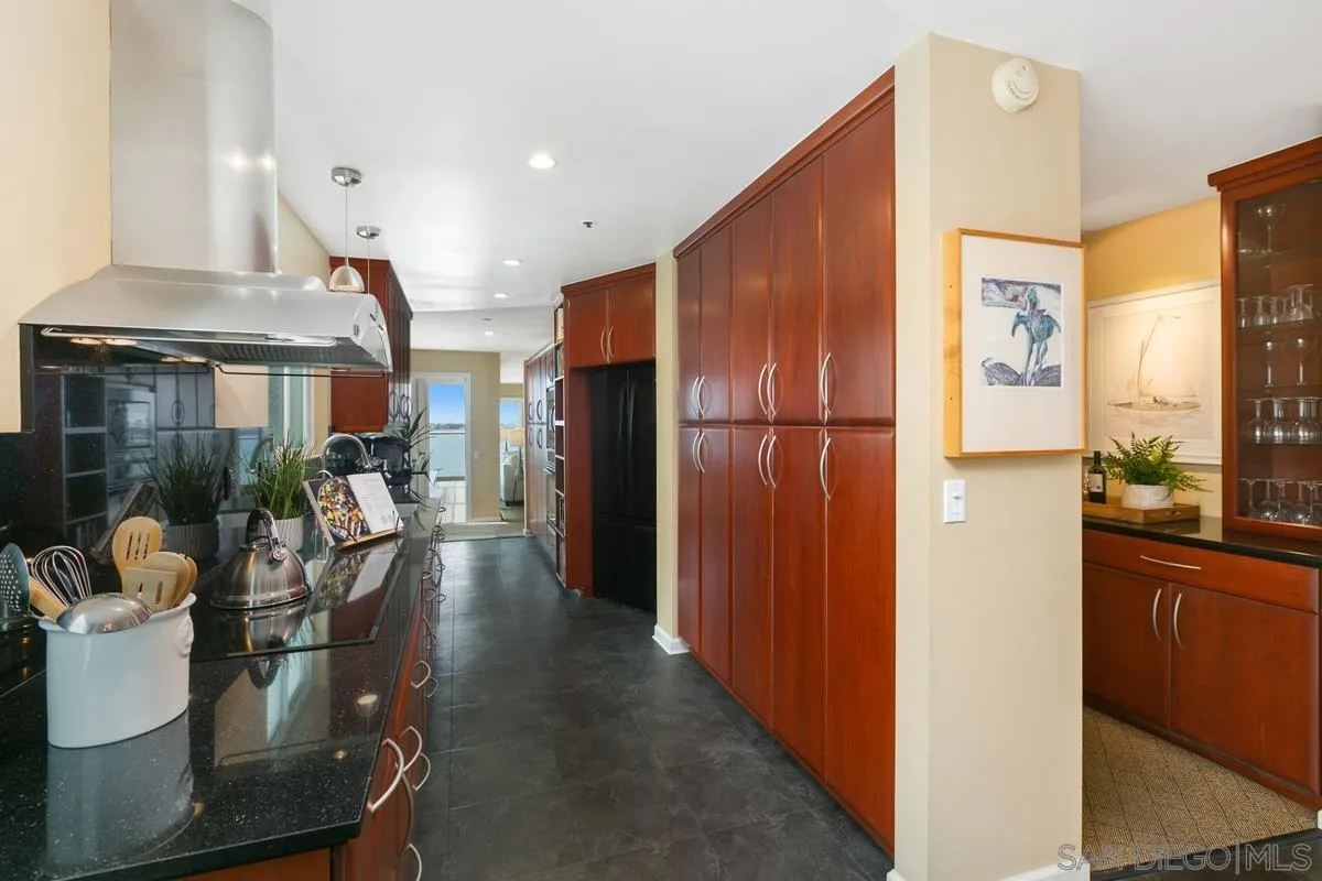 3868 Riviera Dr # 3B