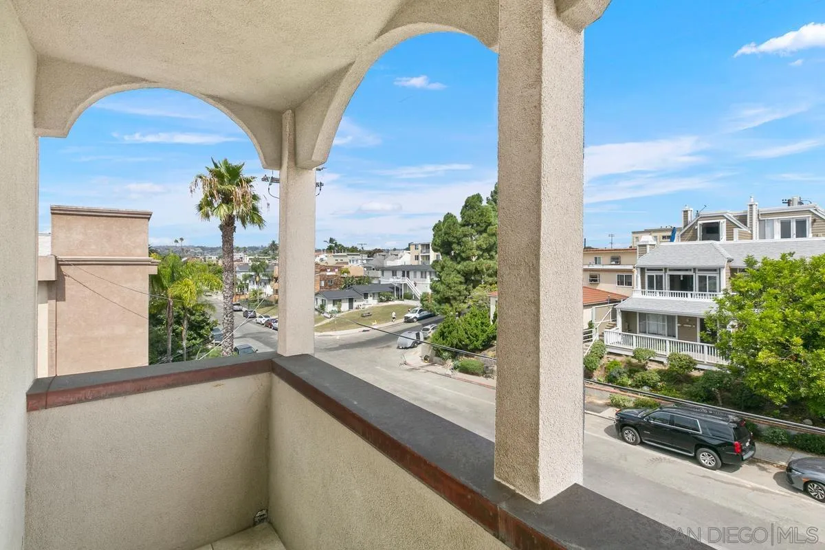 3868 Riviera Dr # 3B