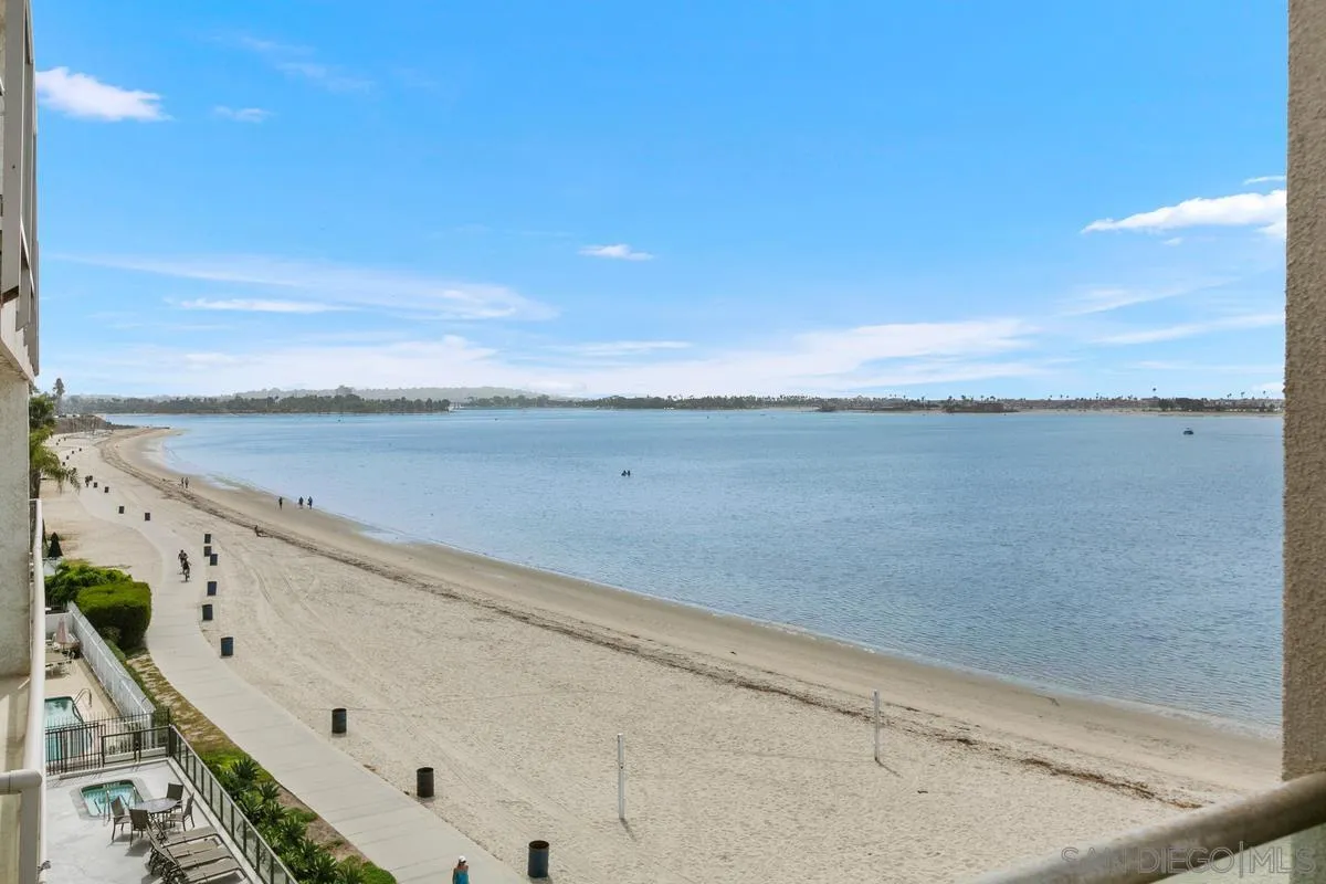 3868 Riviera Dr # 3B