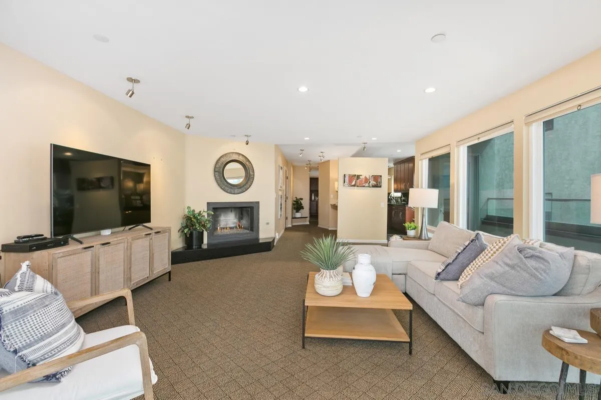 3868 Riviera Dr # 3B