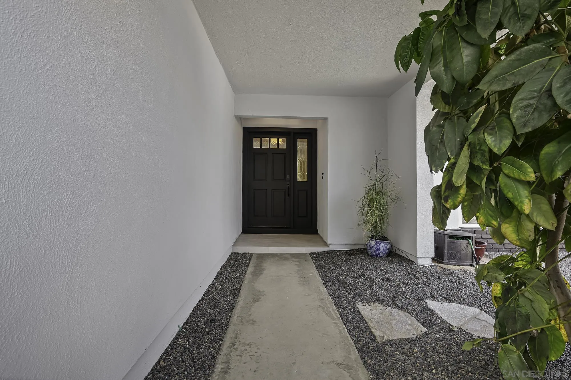 2790 Las Palmas Cv