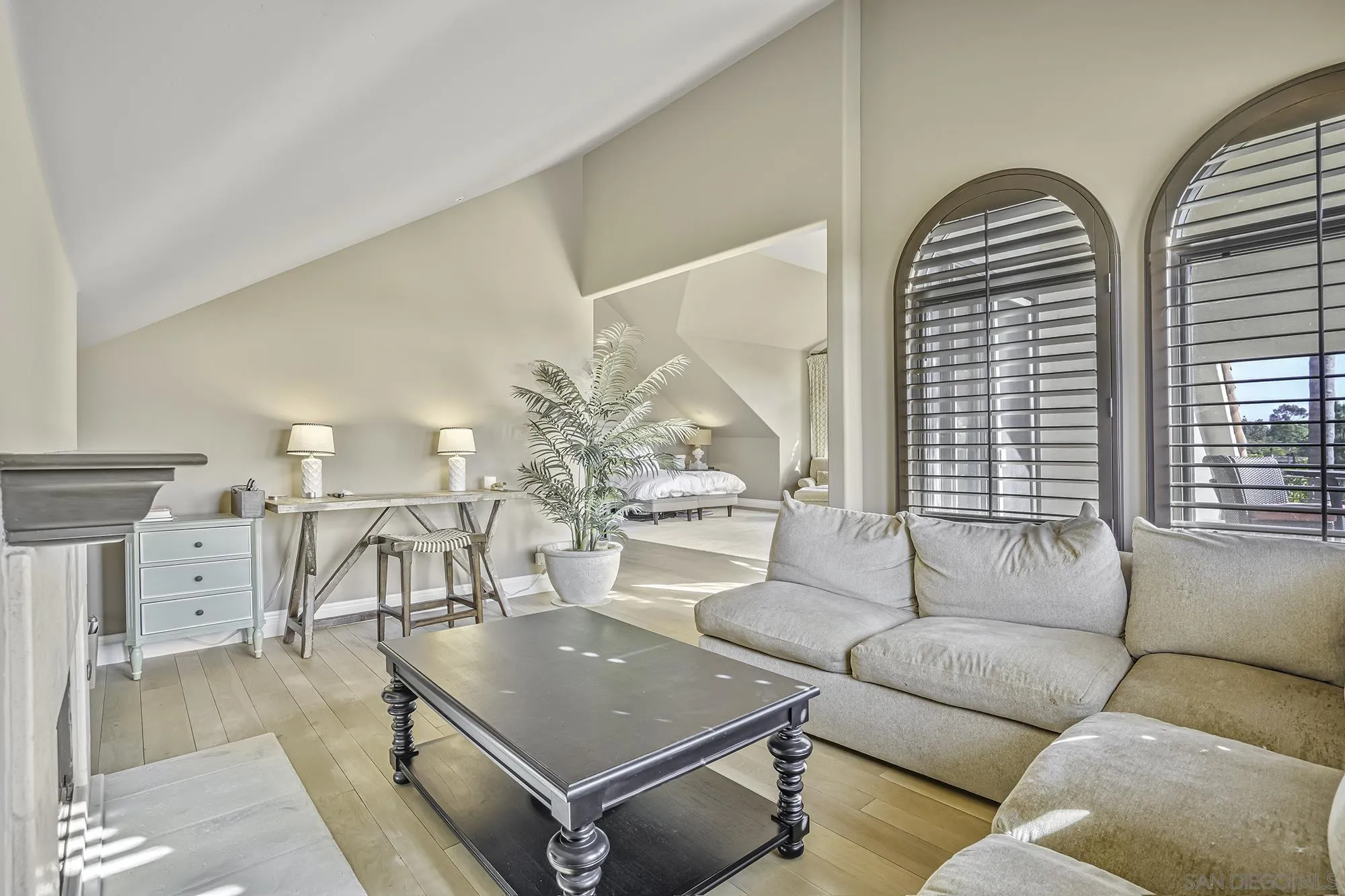 5305 La Crescenta