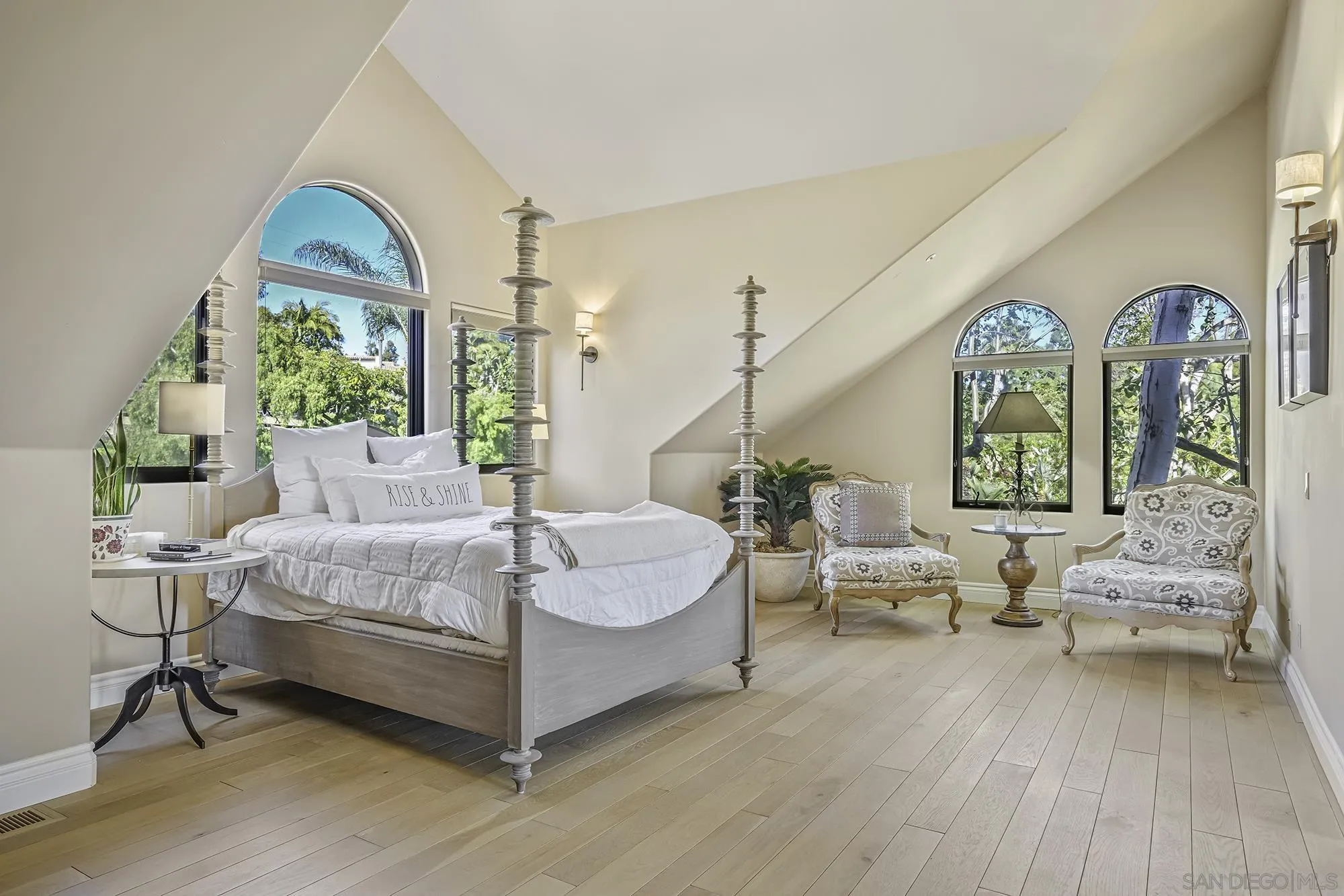 5305 La Crescenta