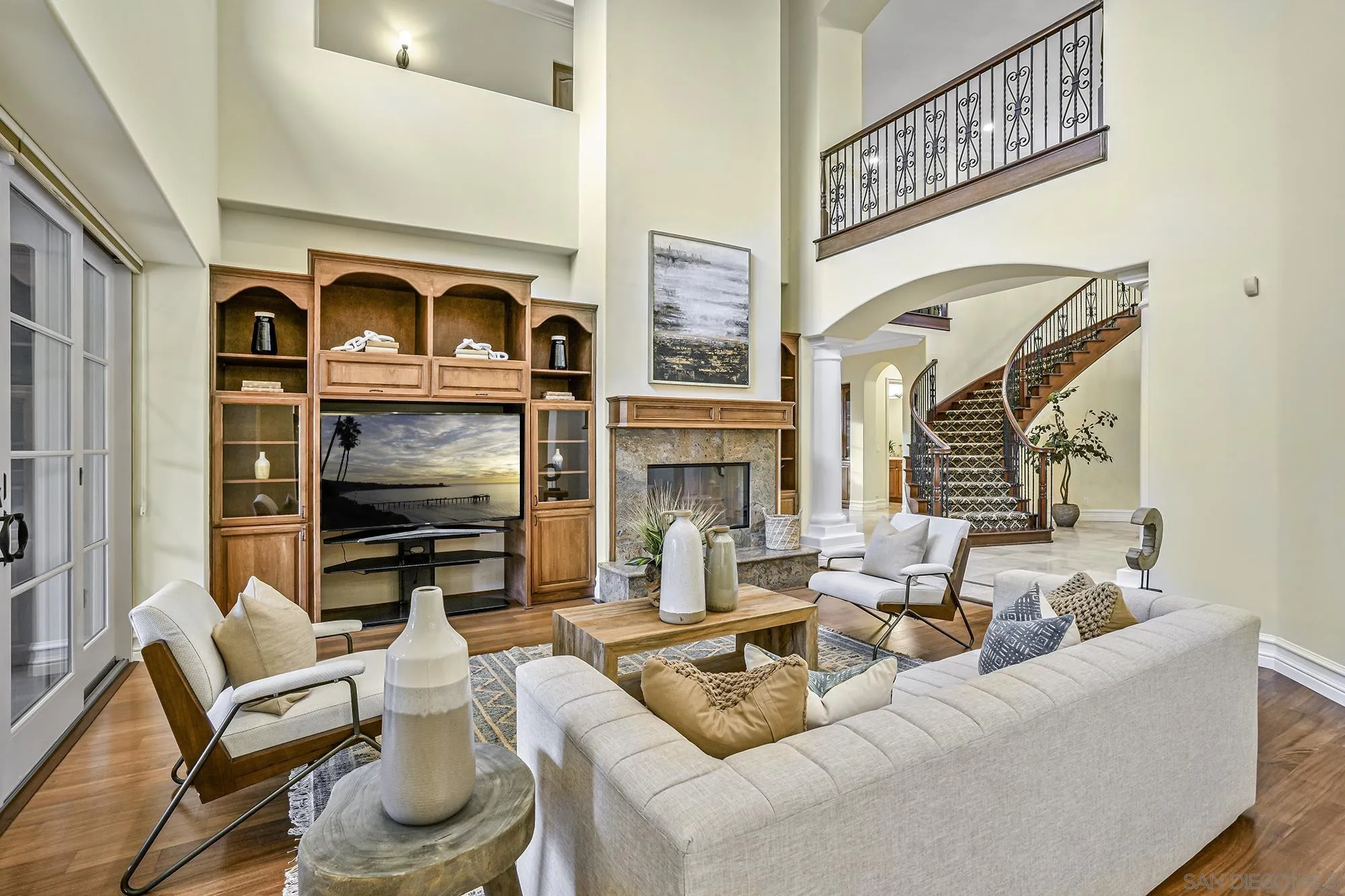 5259 Meadows Del Mar