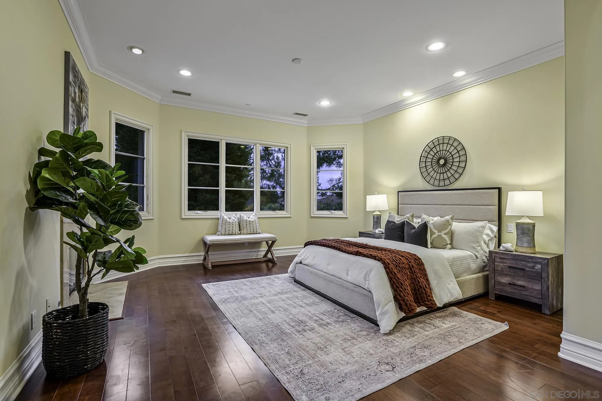 5259 Meadows Del Mar