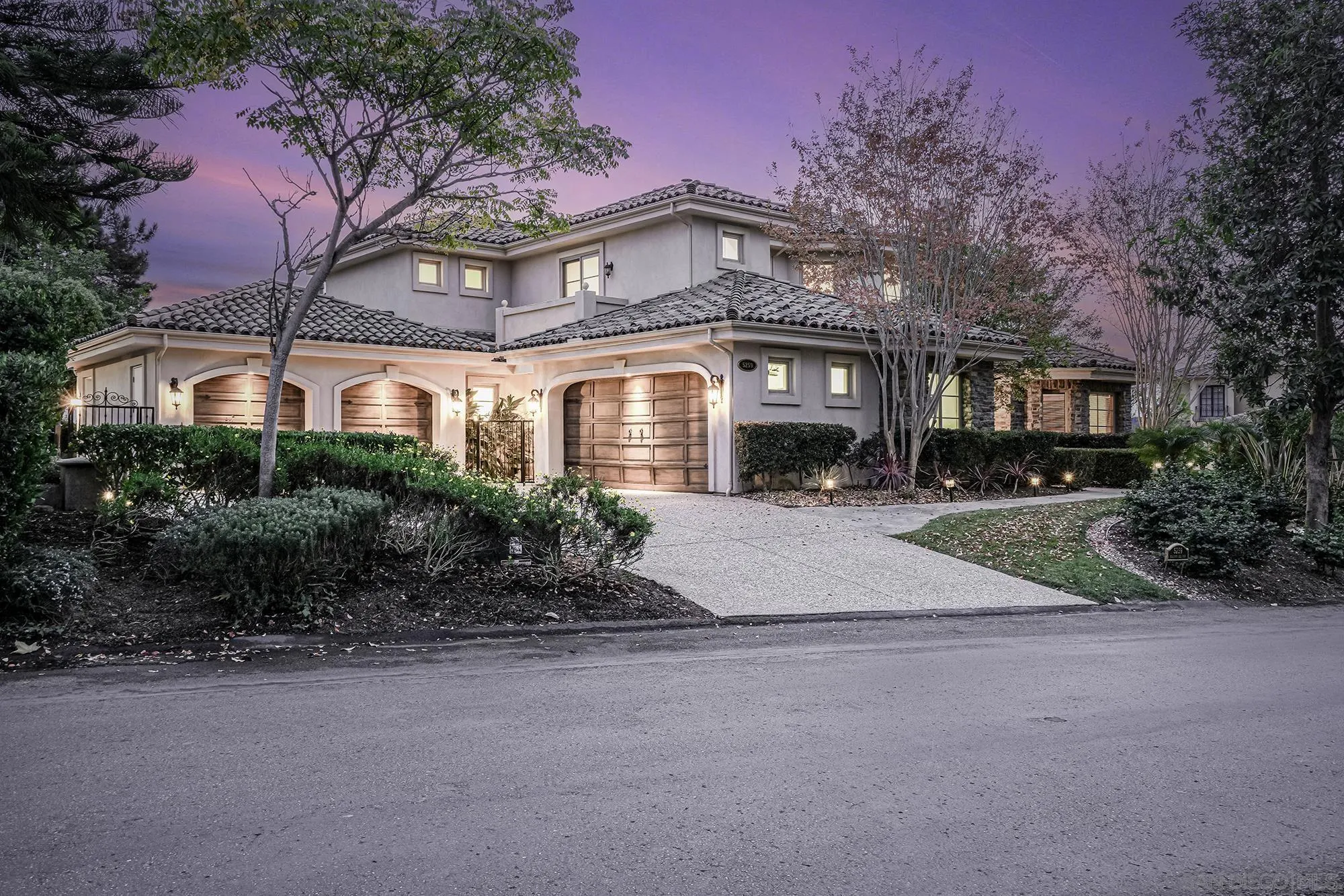 5259 Meadows Del Mar