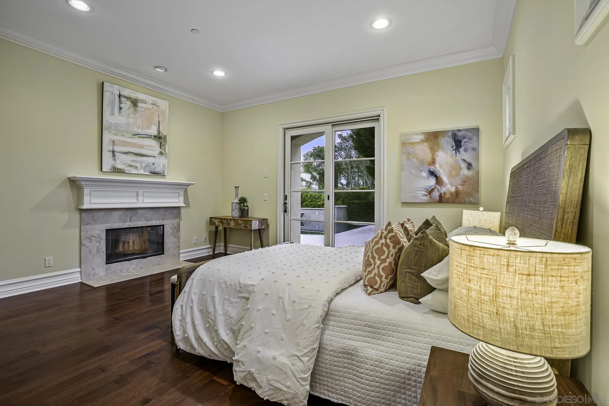 5259 Meadows Del Mar