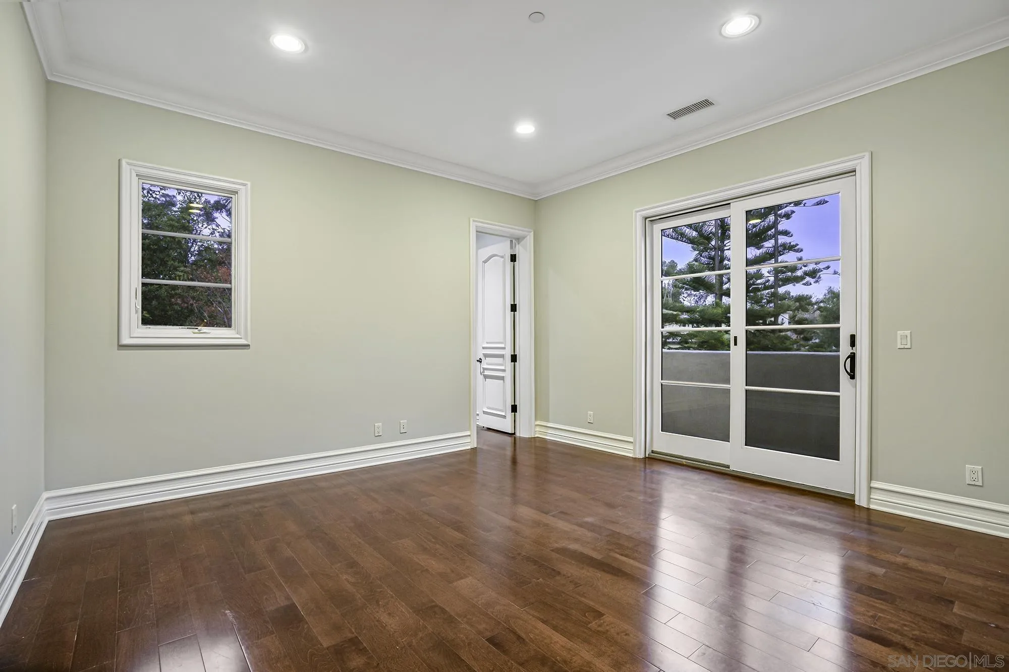 5259 Meadows Del Mar