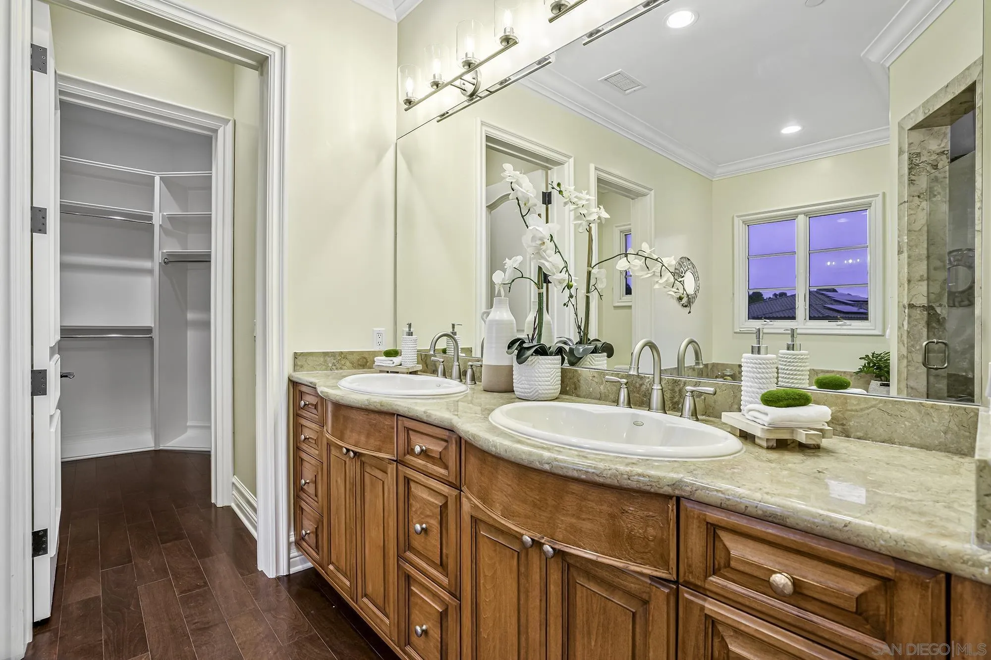 5259 Meadows Del Mar