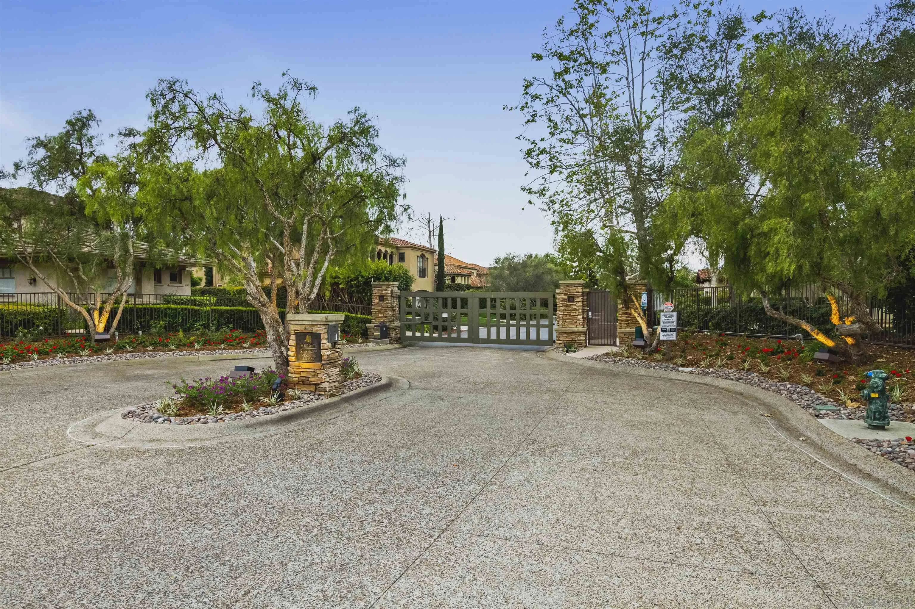 5259 Meadows Del Mar