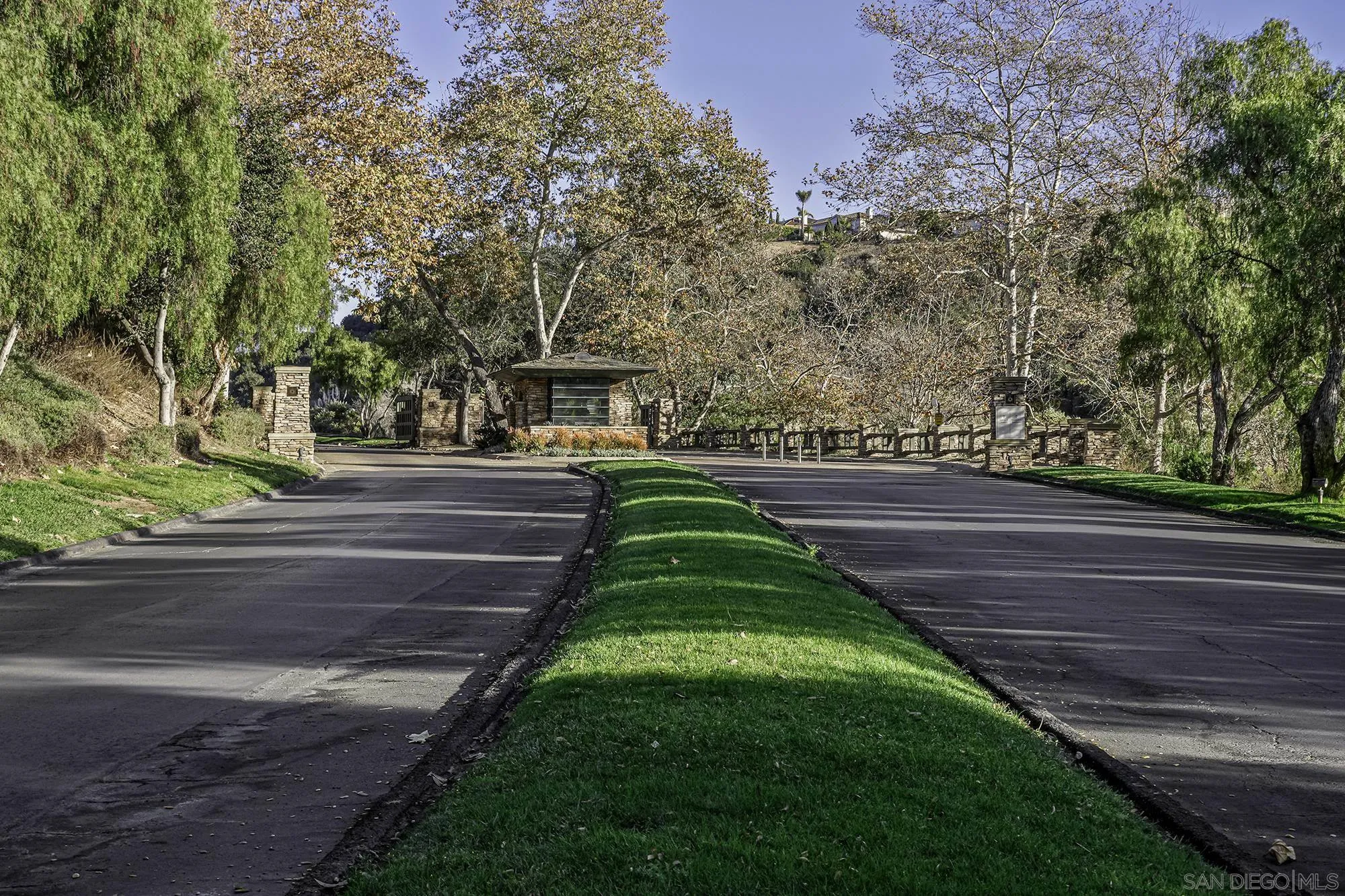 5259 Meadows Del Mar