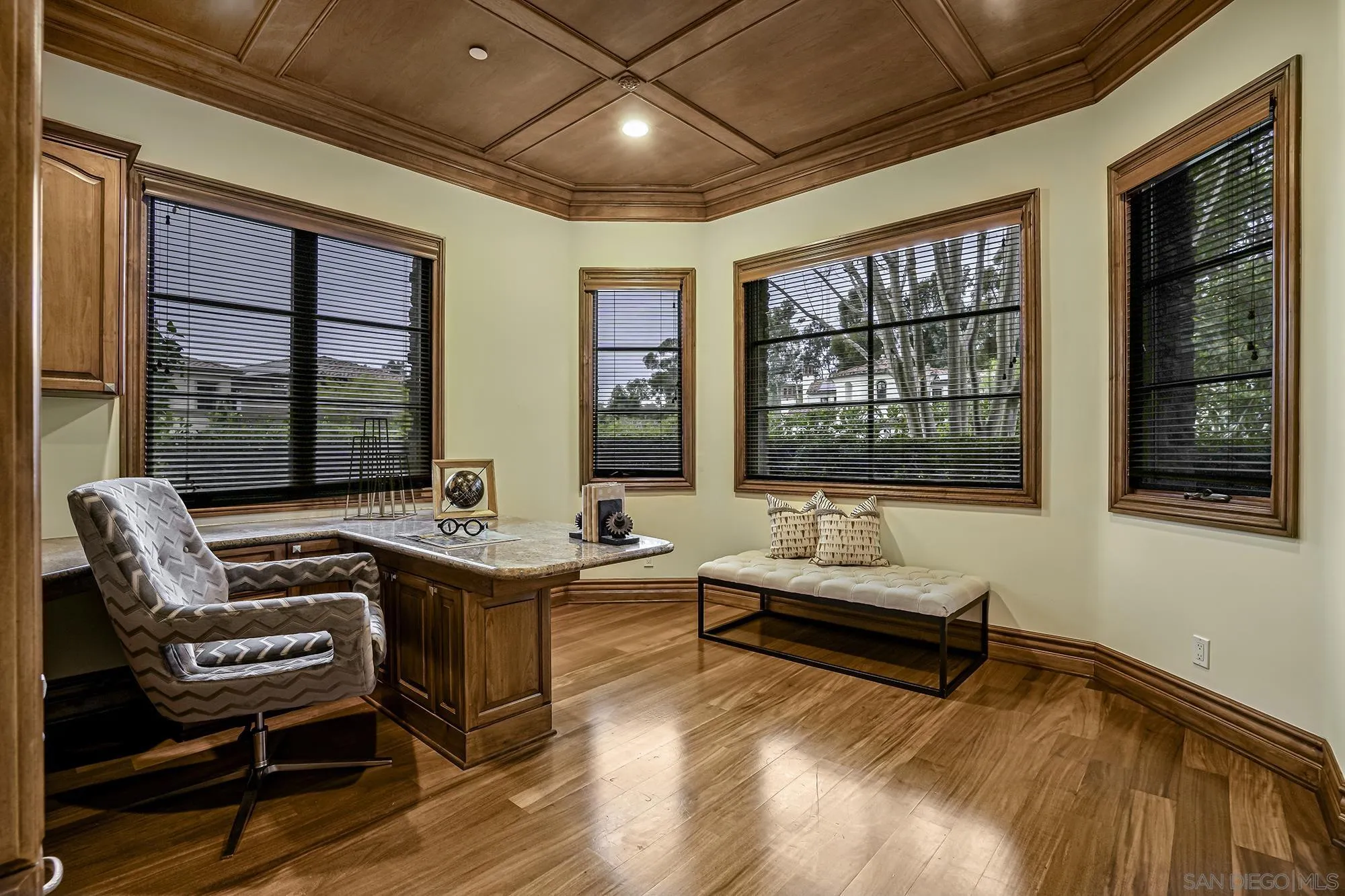 5259 Meadows Del Mar