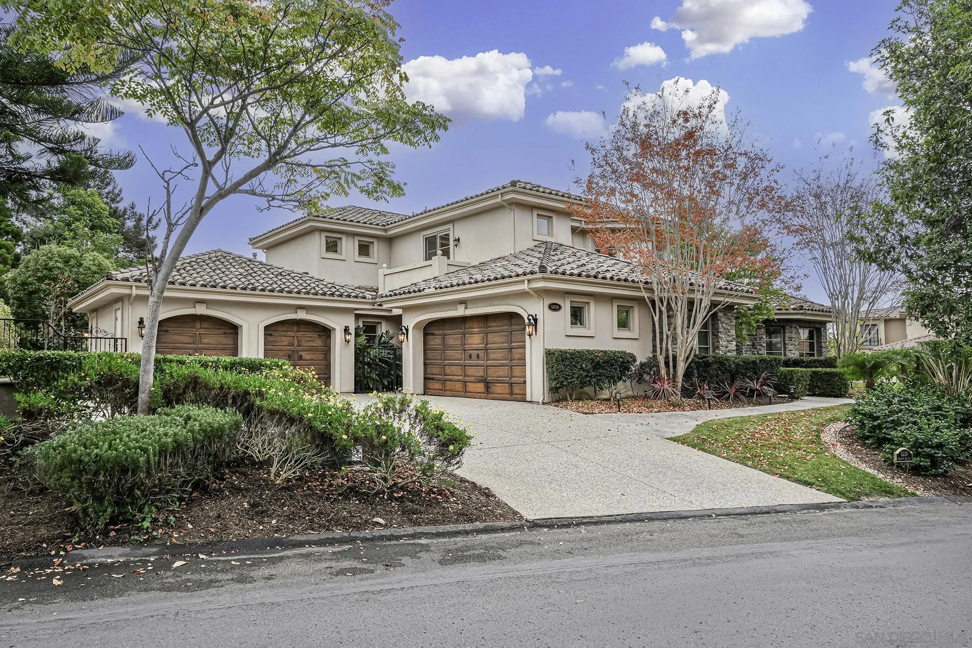 5259 Meadows Del Mar