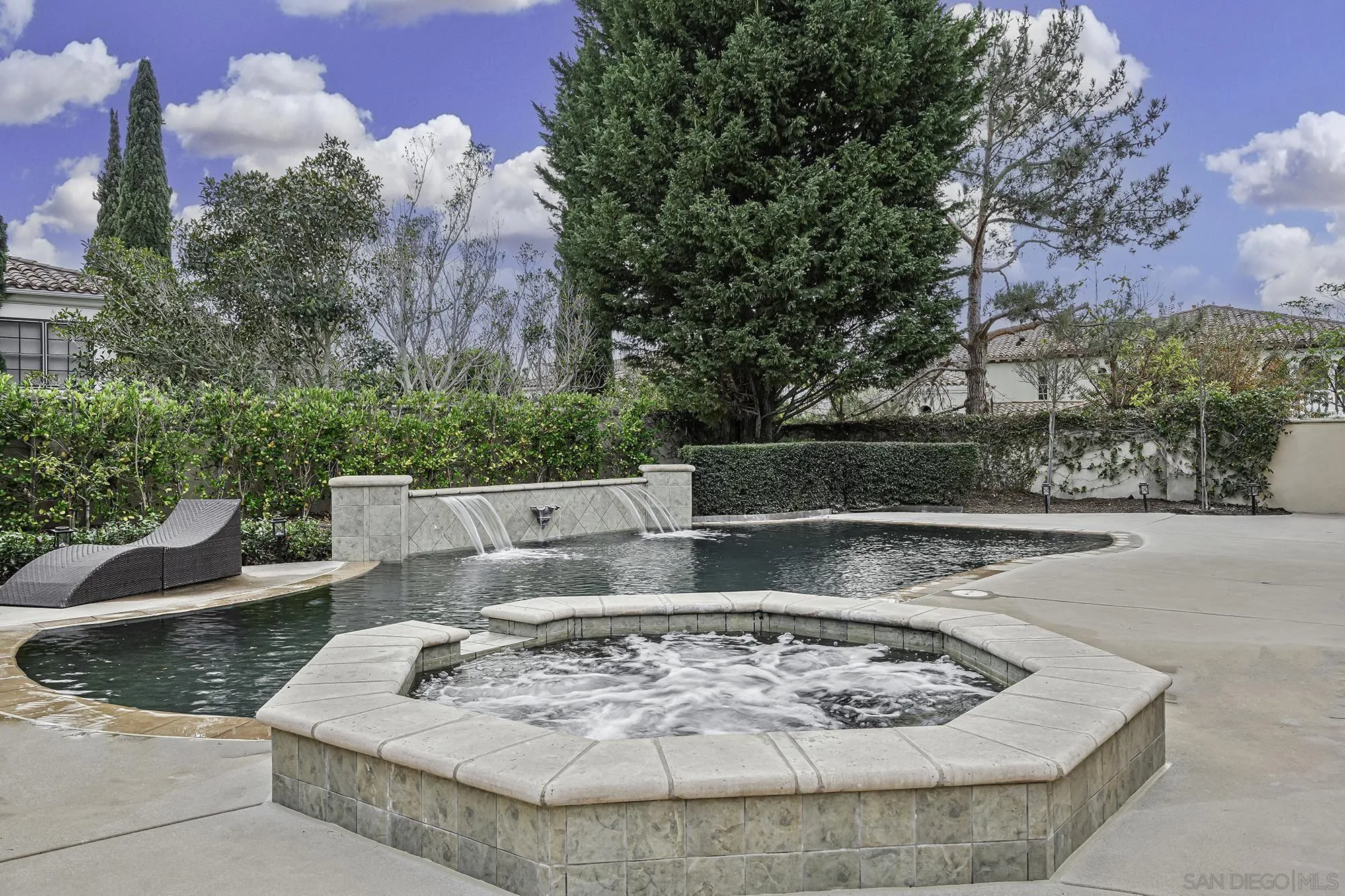 5259 Meadows Del Mar