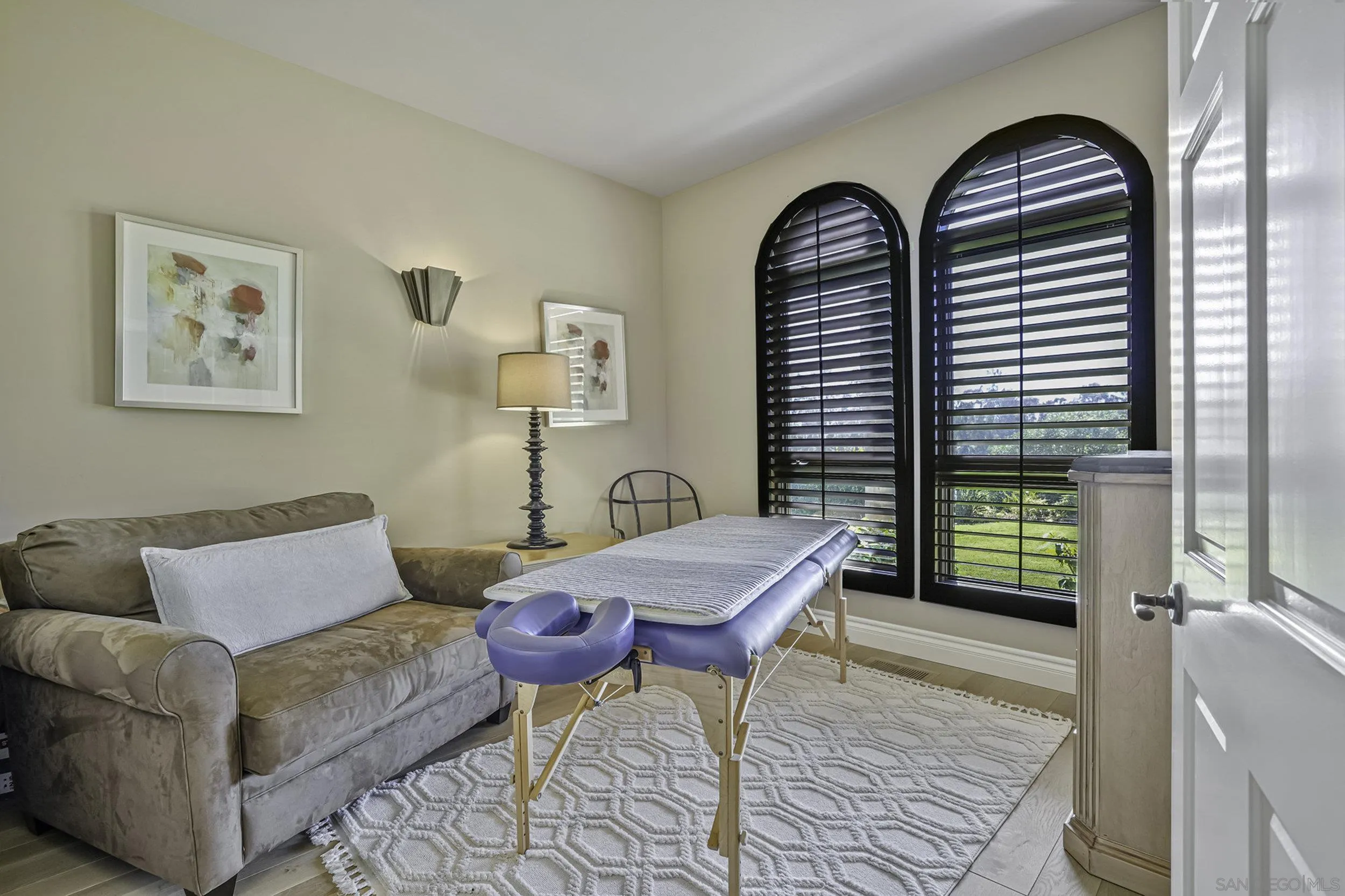 5305 La Crescenta