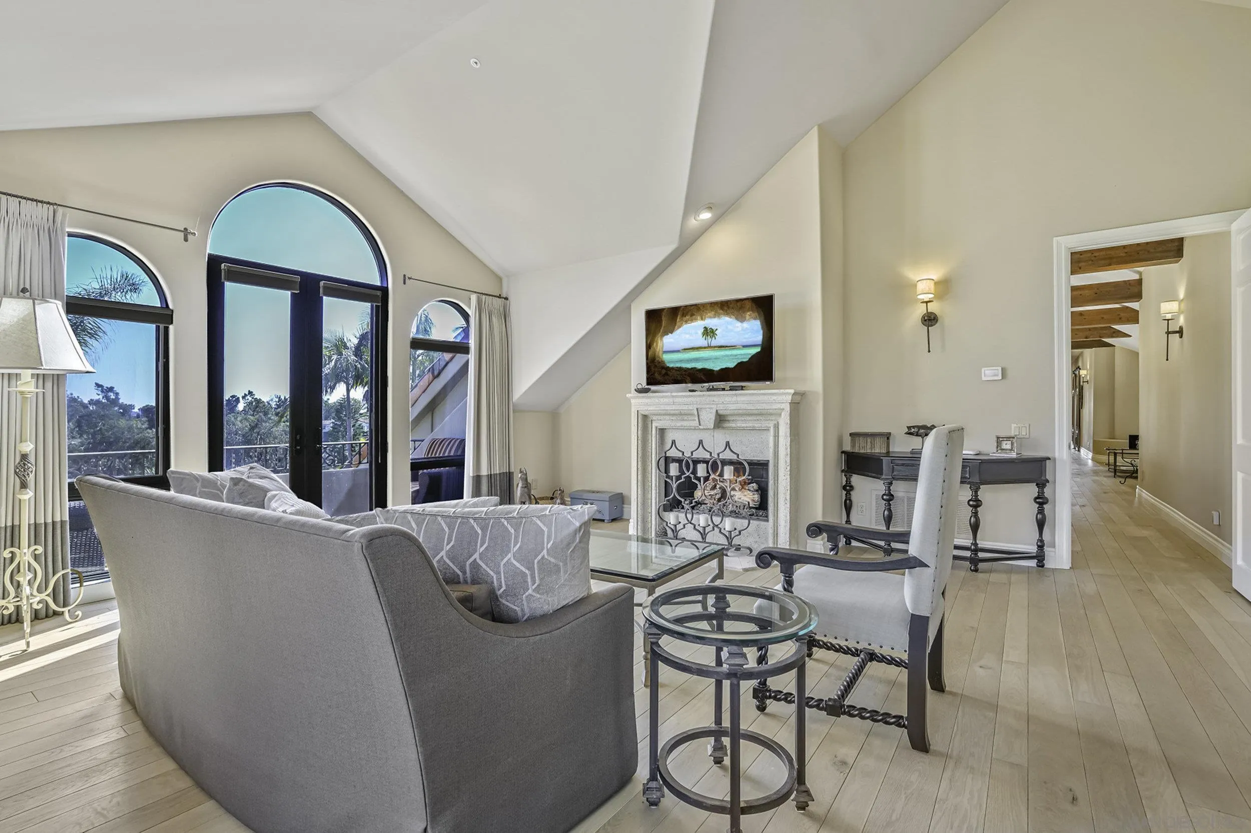 5305 La Crescenta
