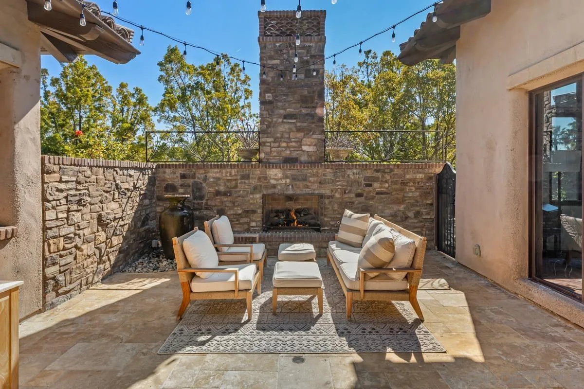 14778 El Rodeo Ct