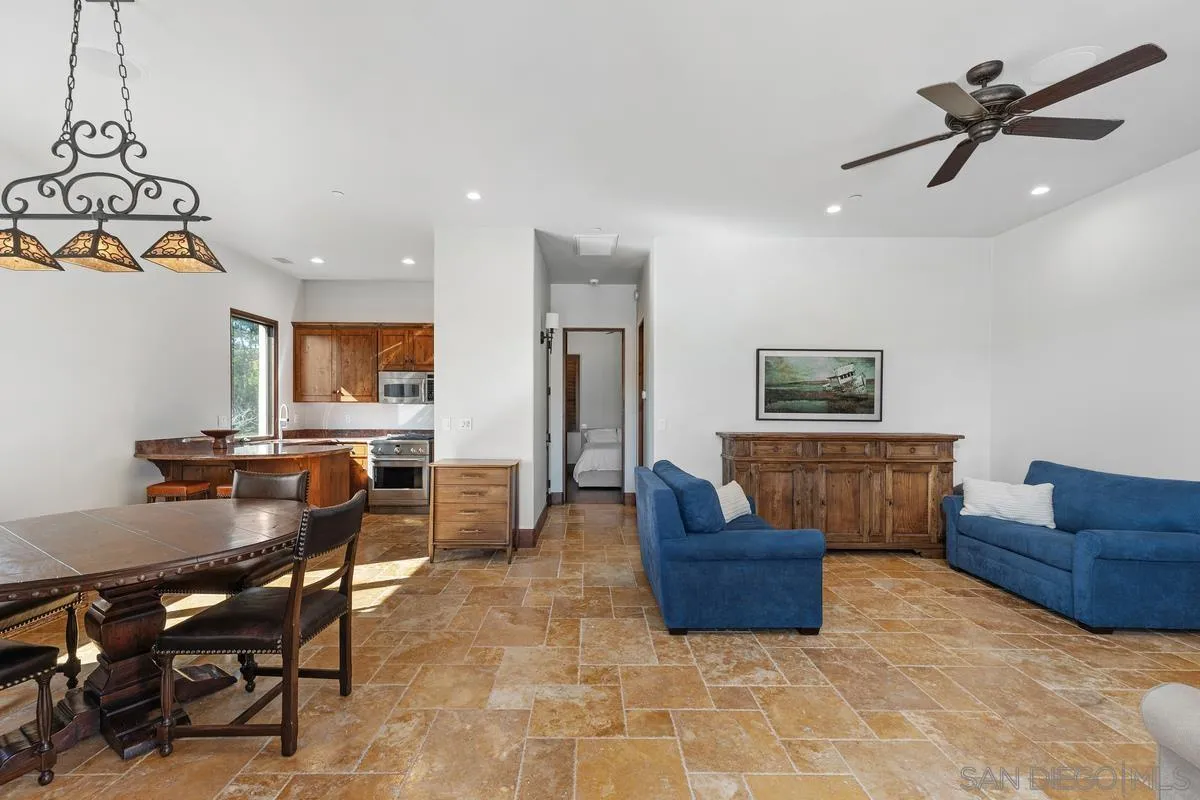 14778 El Rodeo Ct