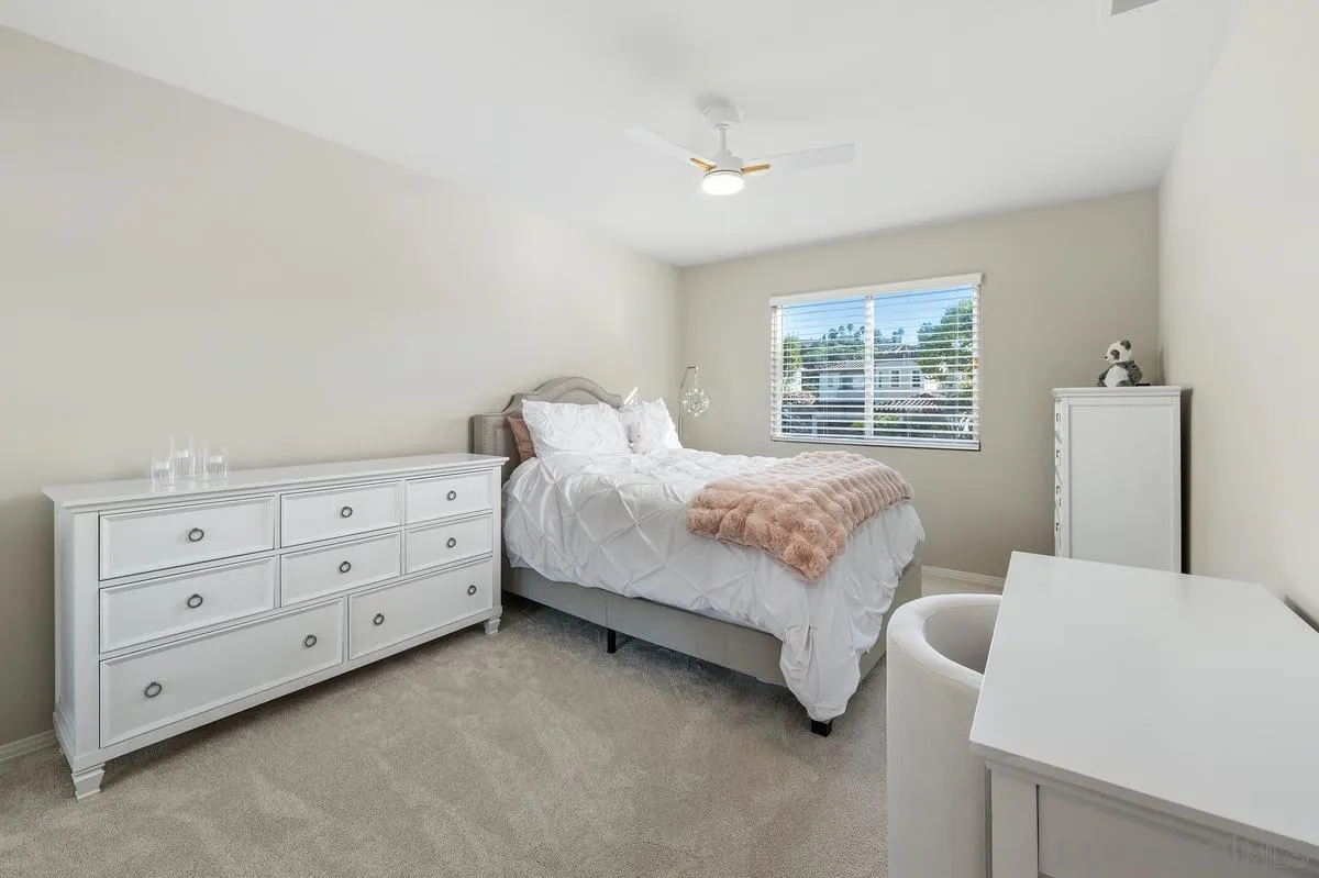 4972 Manor Ridge Ln
