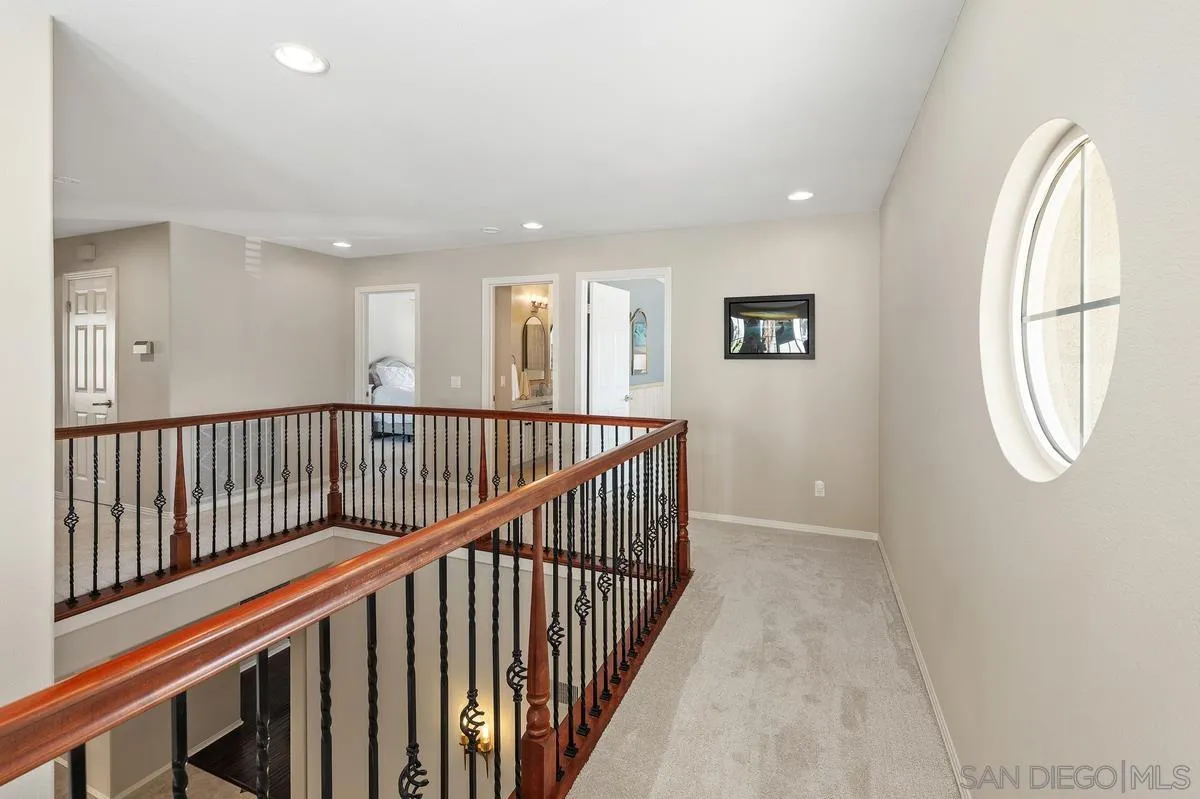 4972 Manor Ridge Ln