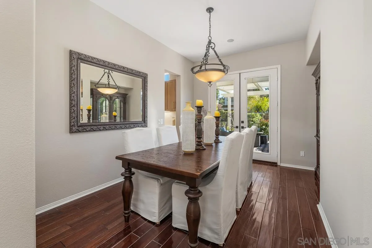4972 Manor Ridge Ln