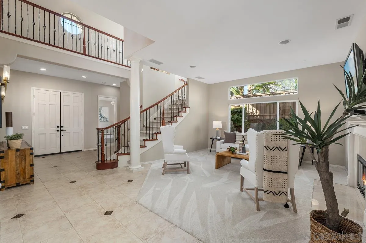 4972 Manor Ridge Ln