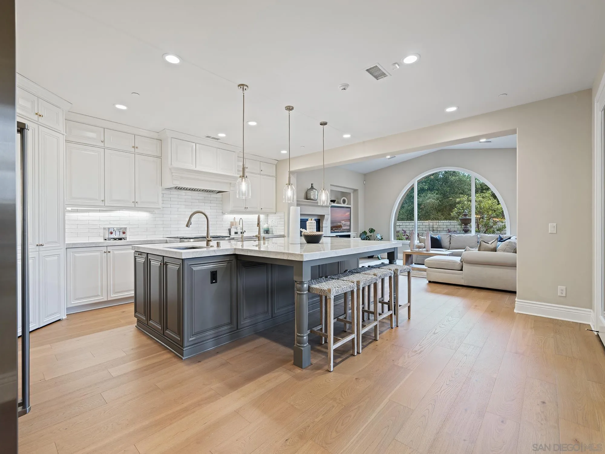 10911 Equestrian Ridge Ct