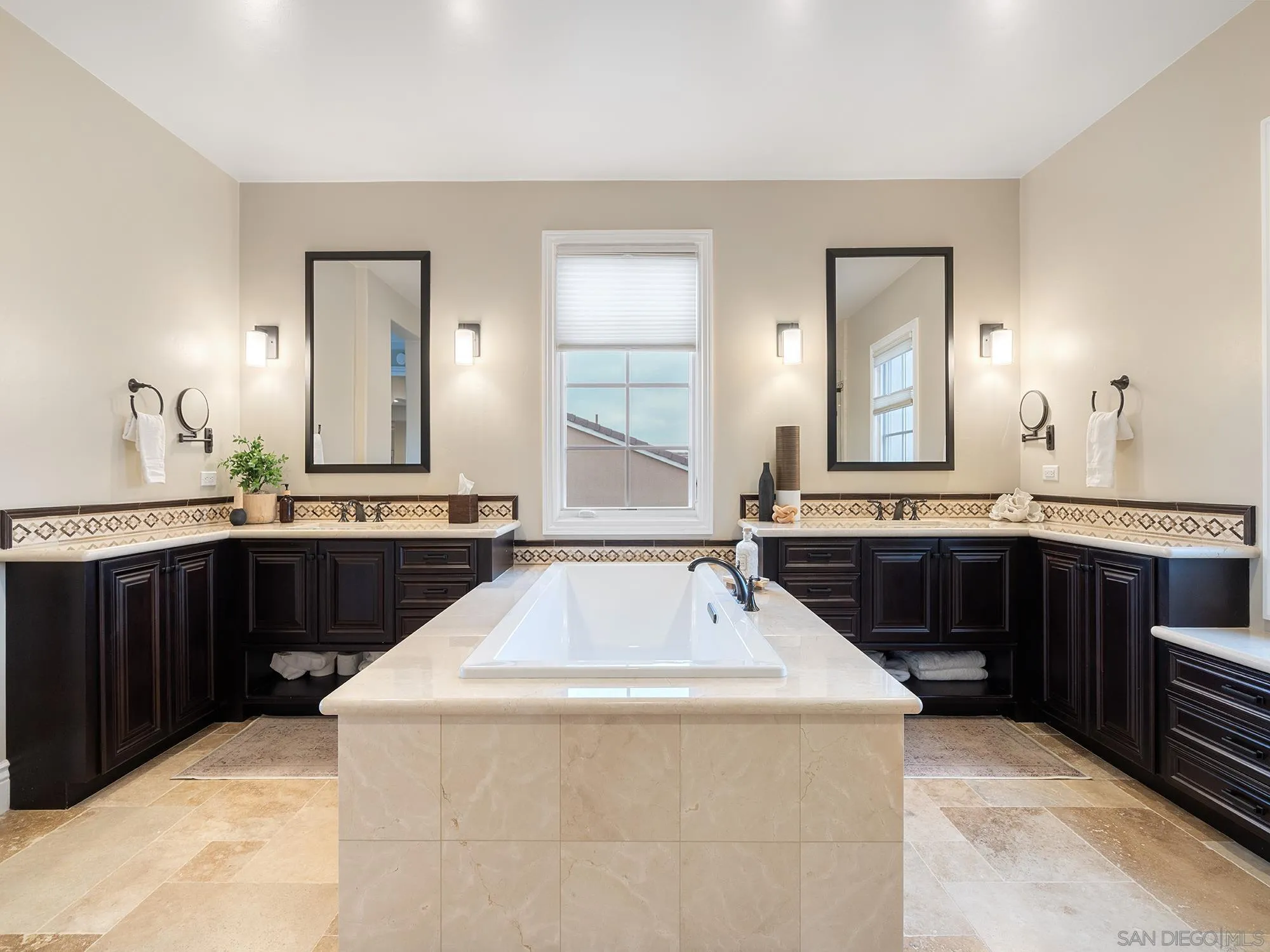 10911 Equestrian Ridge Ct