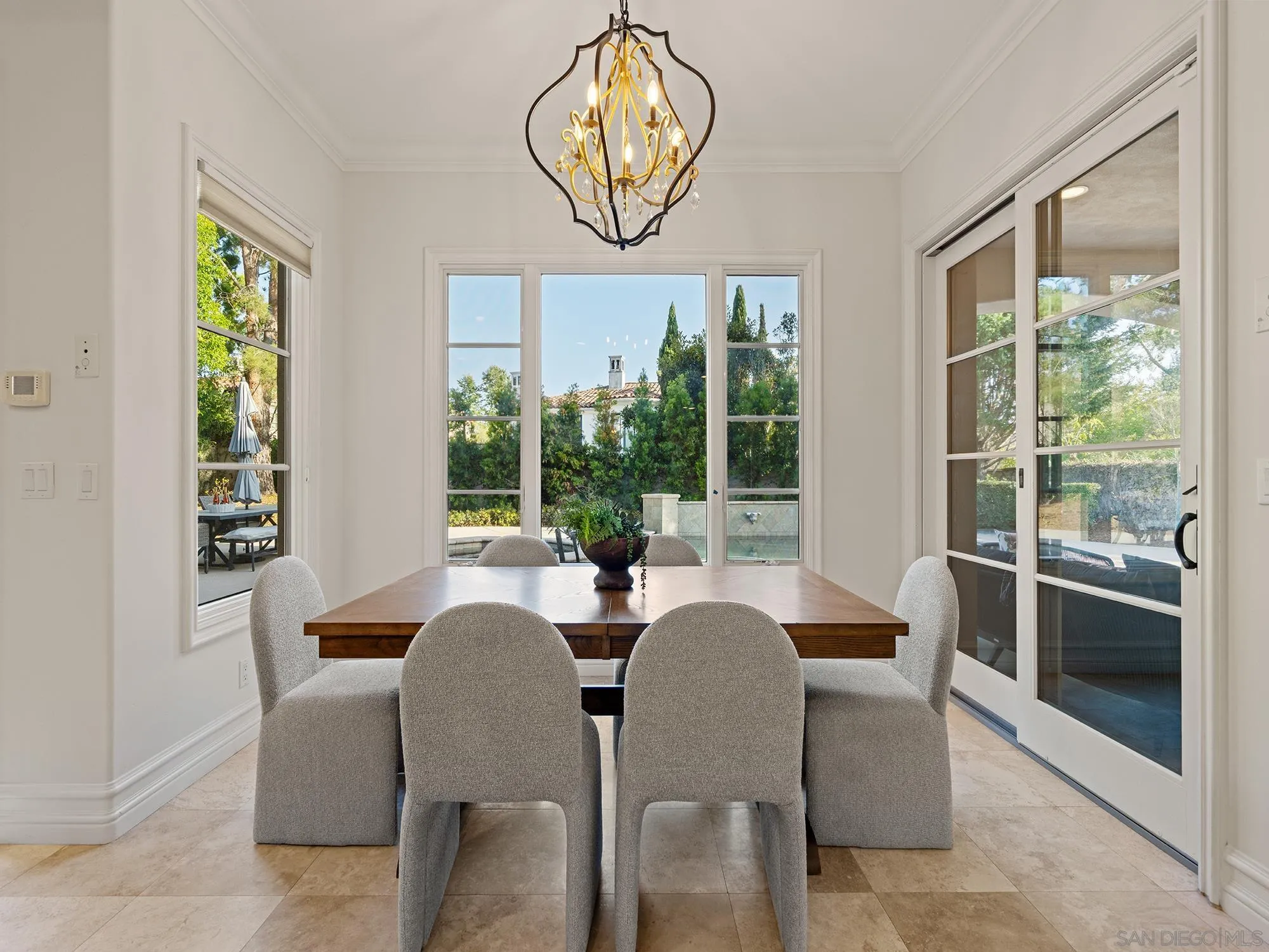 5259 Meadows Del Mar