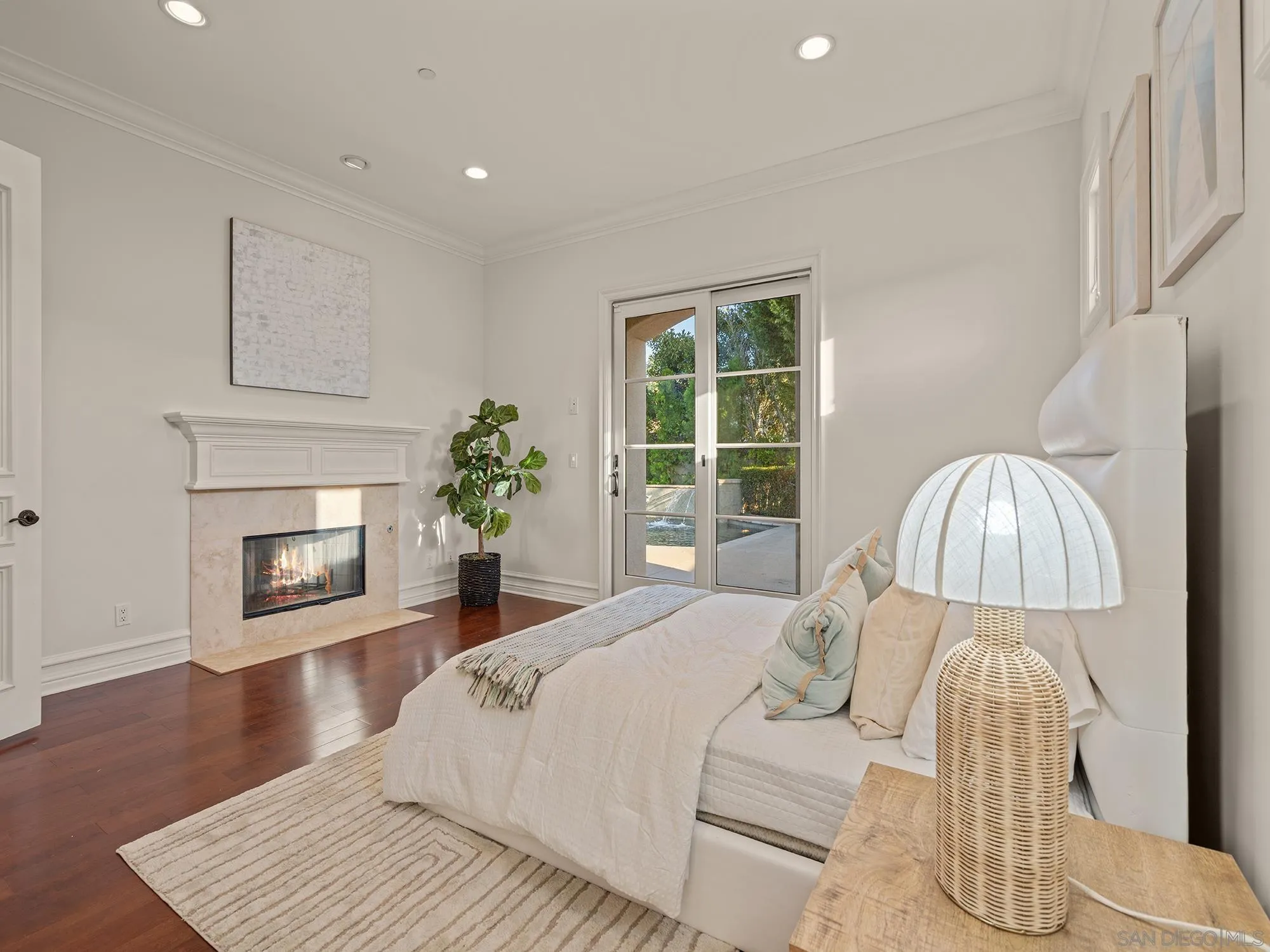 5259 Meadows Del Mar