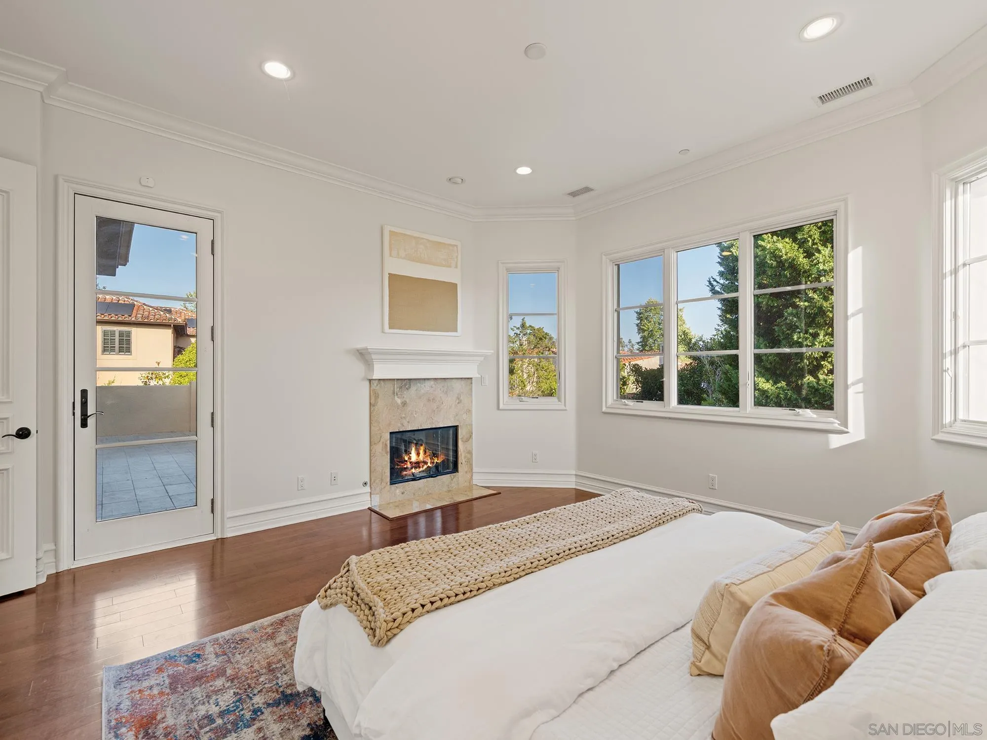 5259 Meadows Del Mar