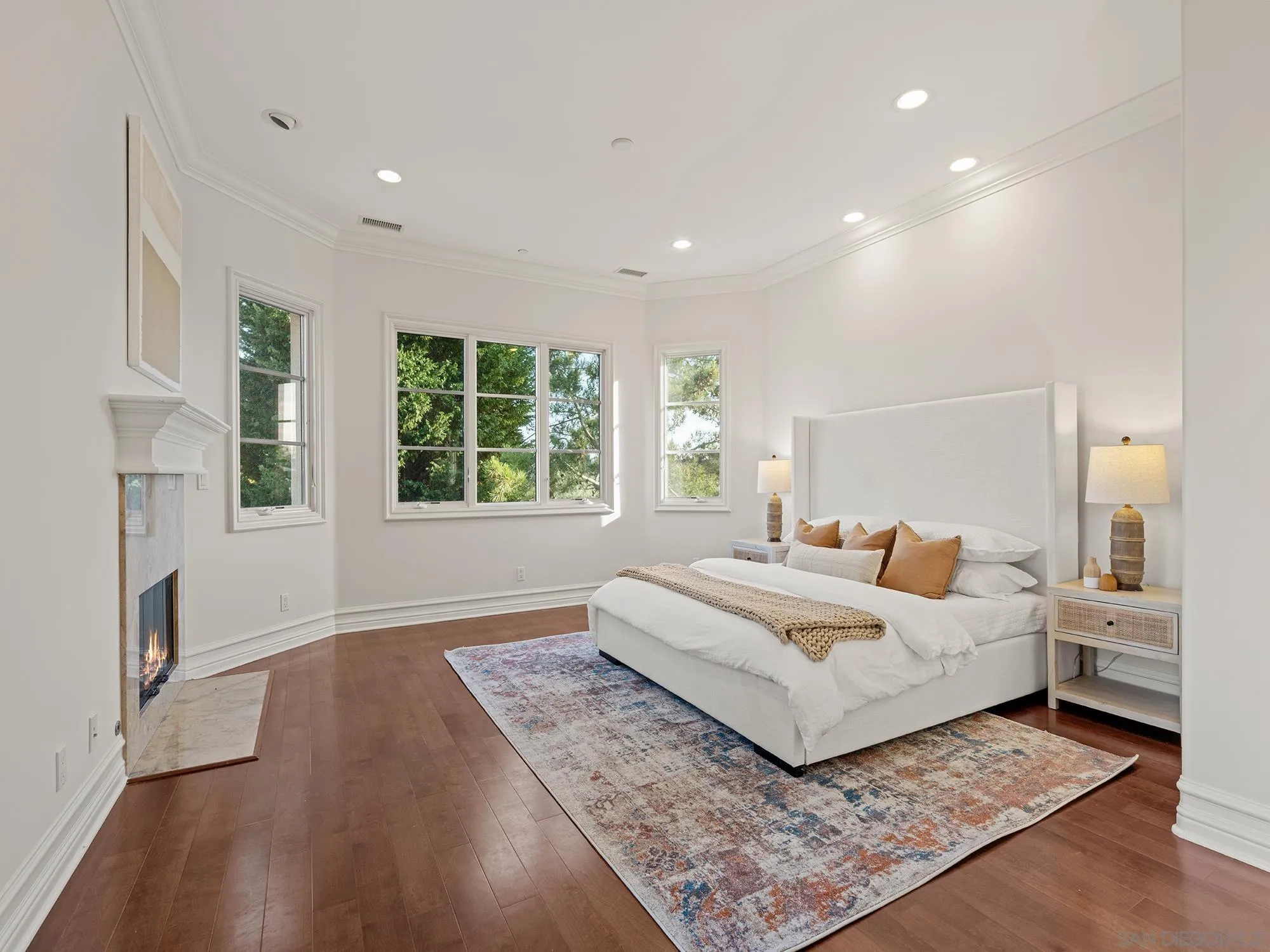 5259 Meadows Del Mar