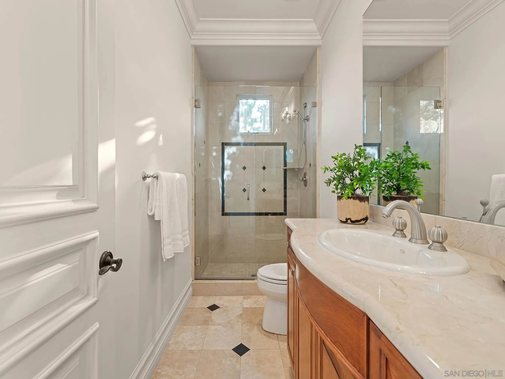 5259 Meadows Del Mar