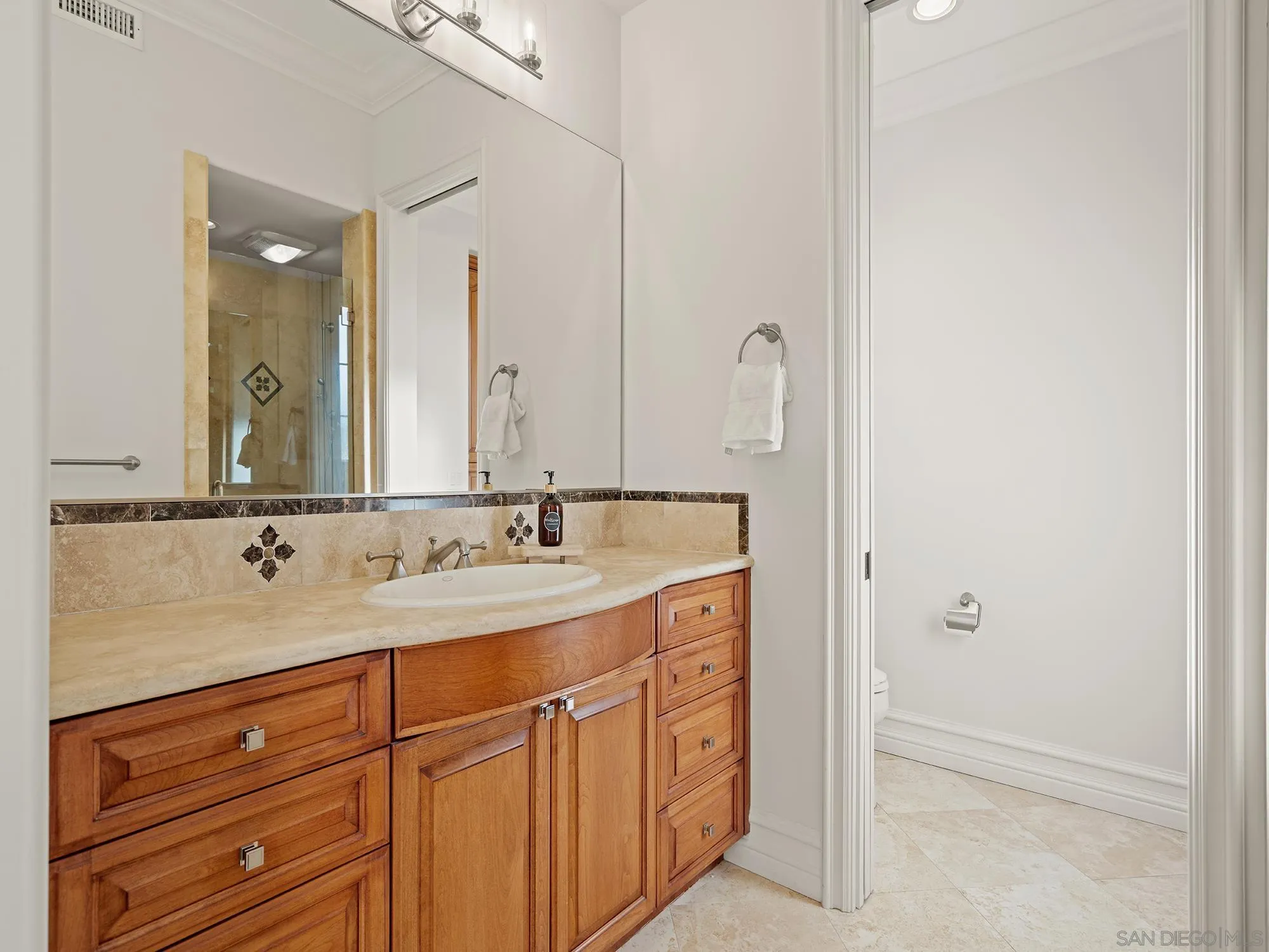 5259 Meadows Del Mar