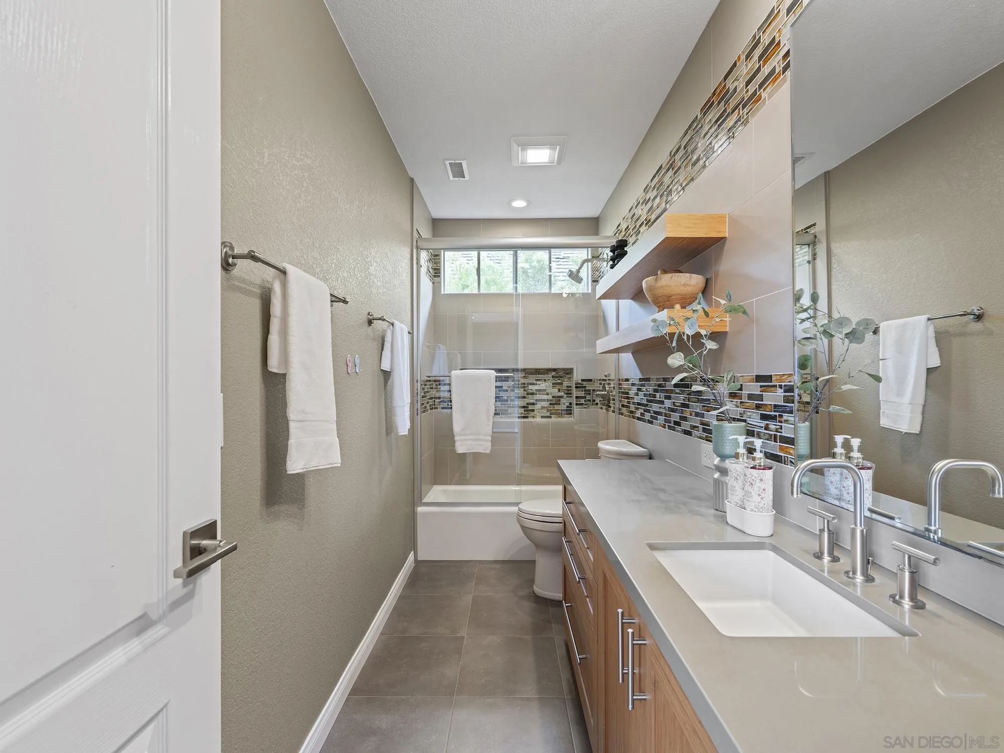 4745 Finchley Terrace