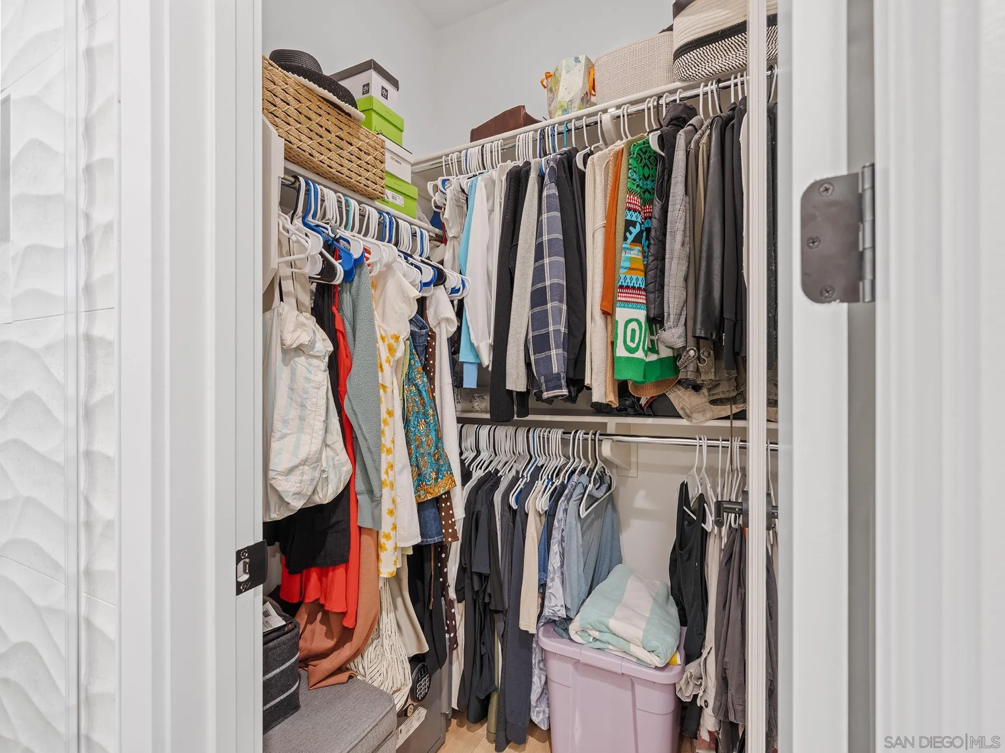 1402 Anacona Pl Unit 105