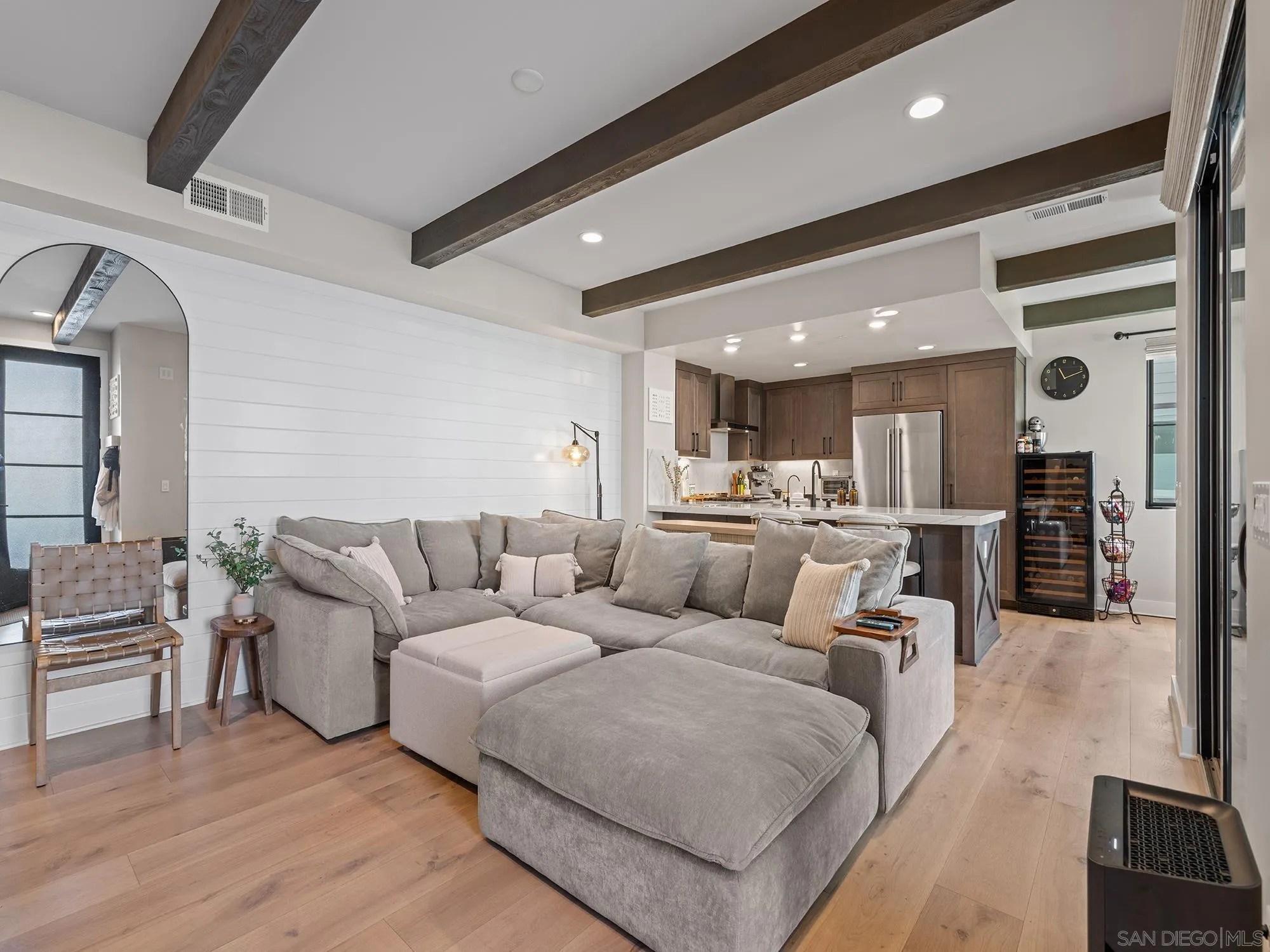 1402 Anacona Pl Unit 105