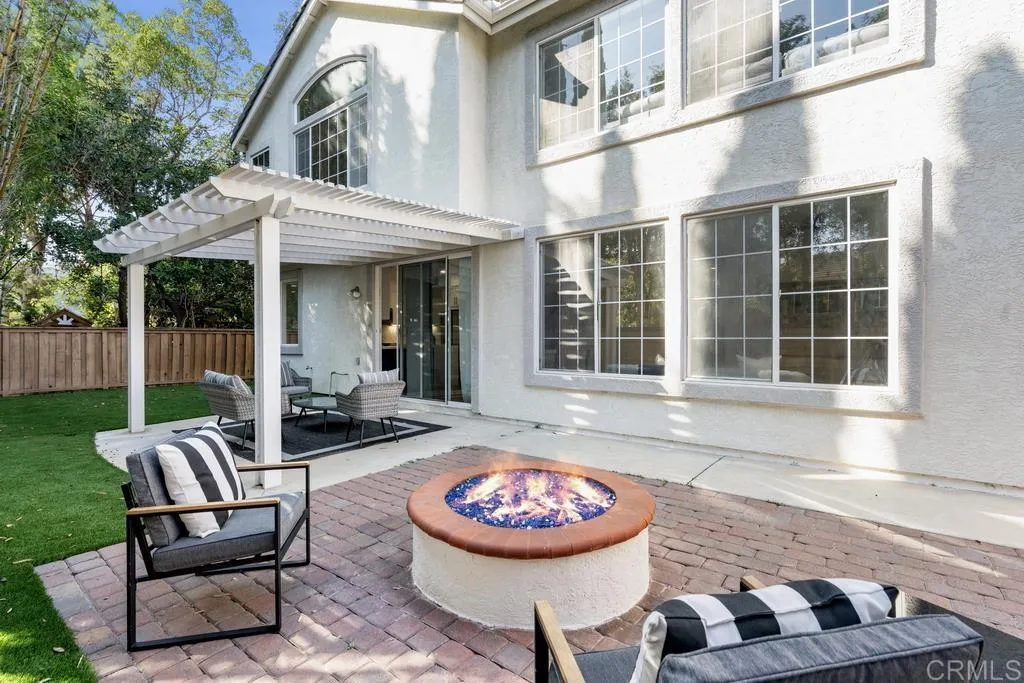 12675 Caminito Radiante