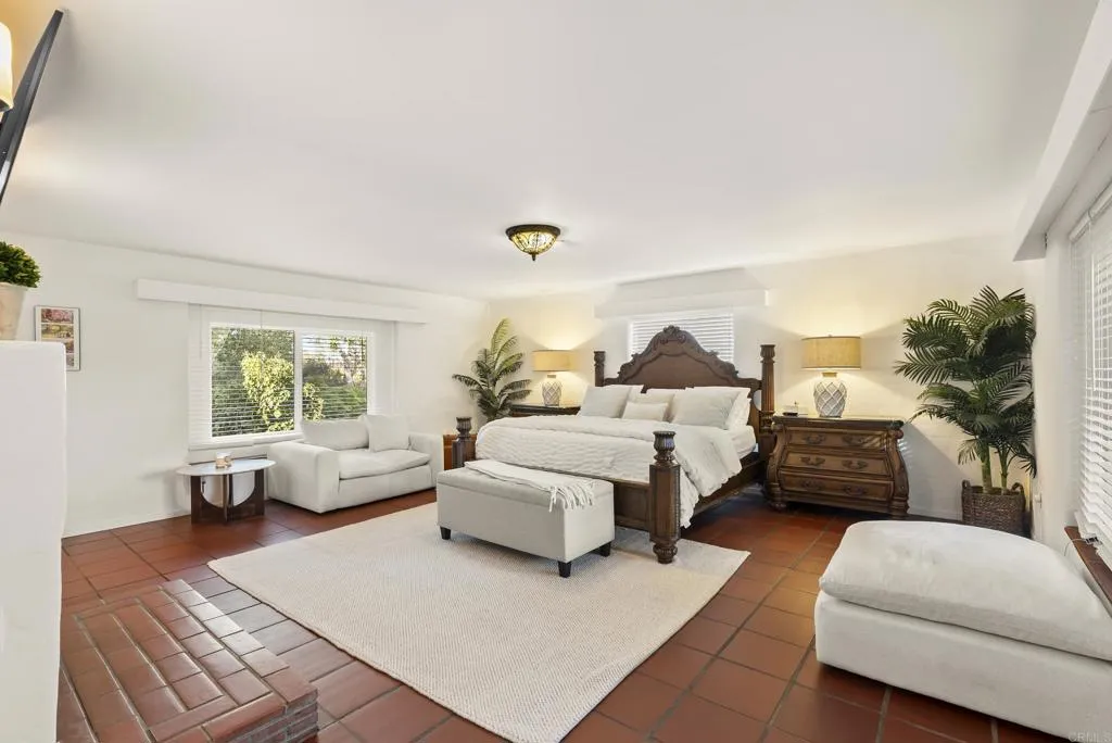 6416 Lago Lindo
