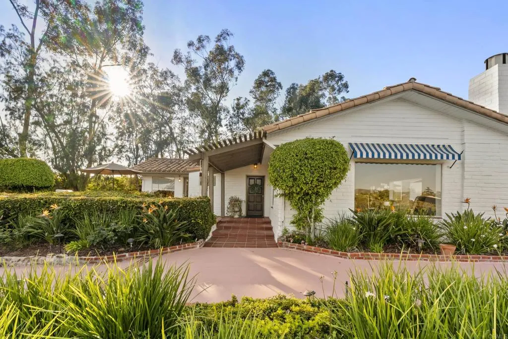 6416 Lago Lindo