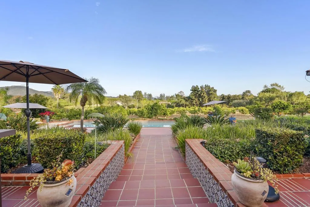 6416 Lago Lindo