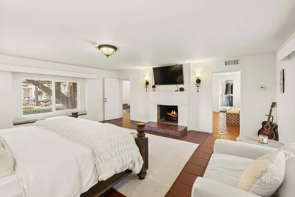 6416 Lago Lindo