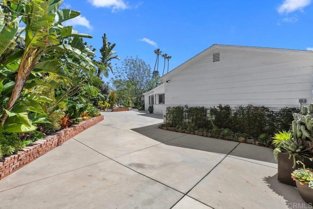1645 Noma Lane